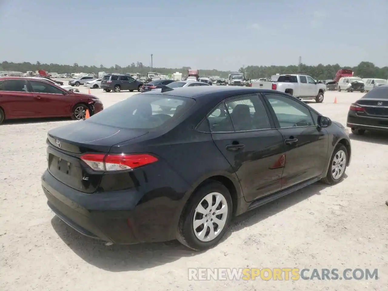 4 Photograph of a damaged car 5YFEPRAE3LP109997 TOYOTA COROLLA 2020