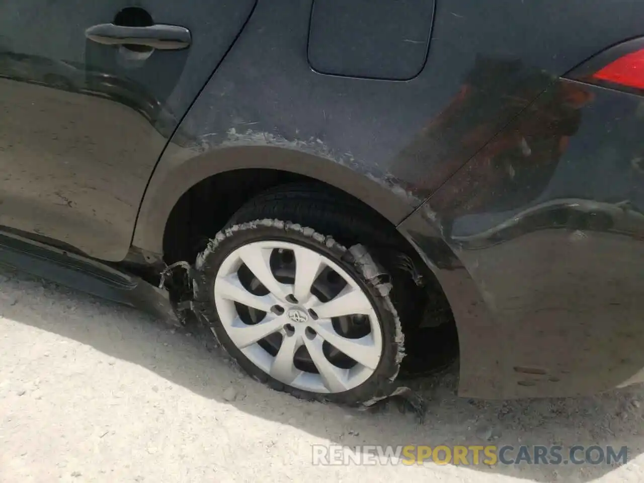 9 Photograph of a damaged car 5YFEPRAE3LP109997 TOYOTA COROLLA 2020