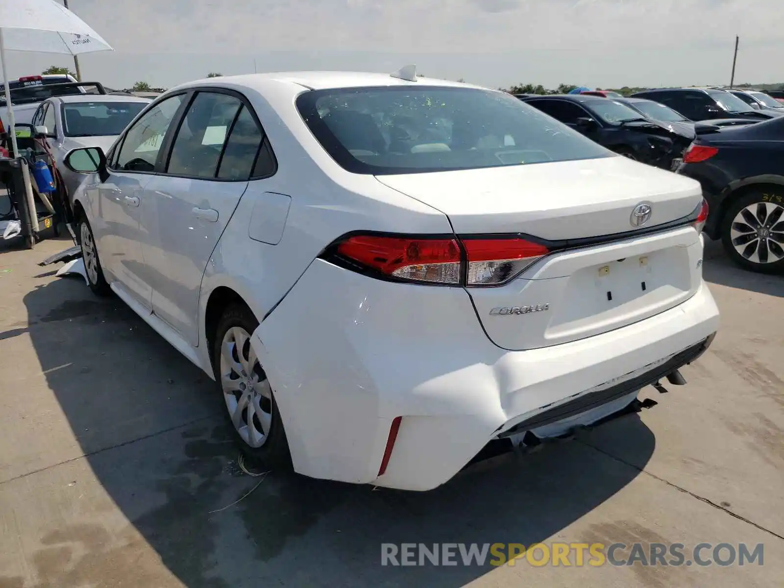 3 Photograph of a damaged car 5YFEPRAE3LP110566 TOYOTA COROLLA 2020