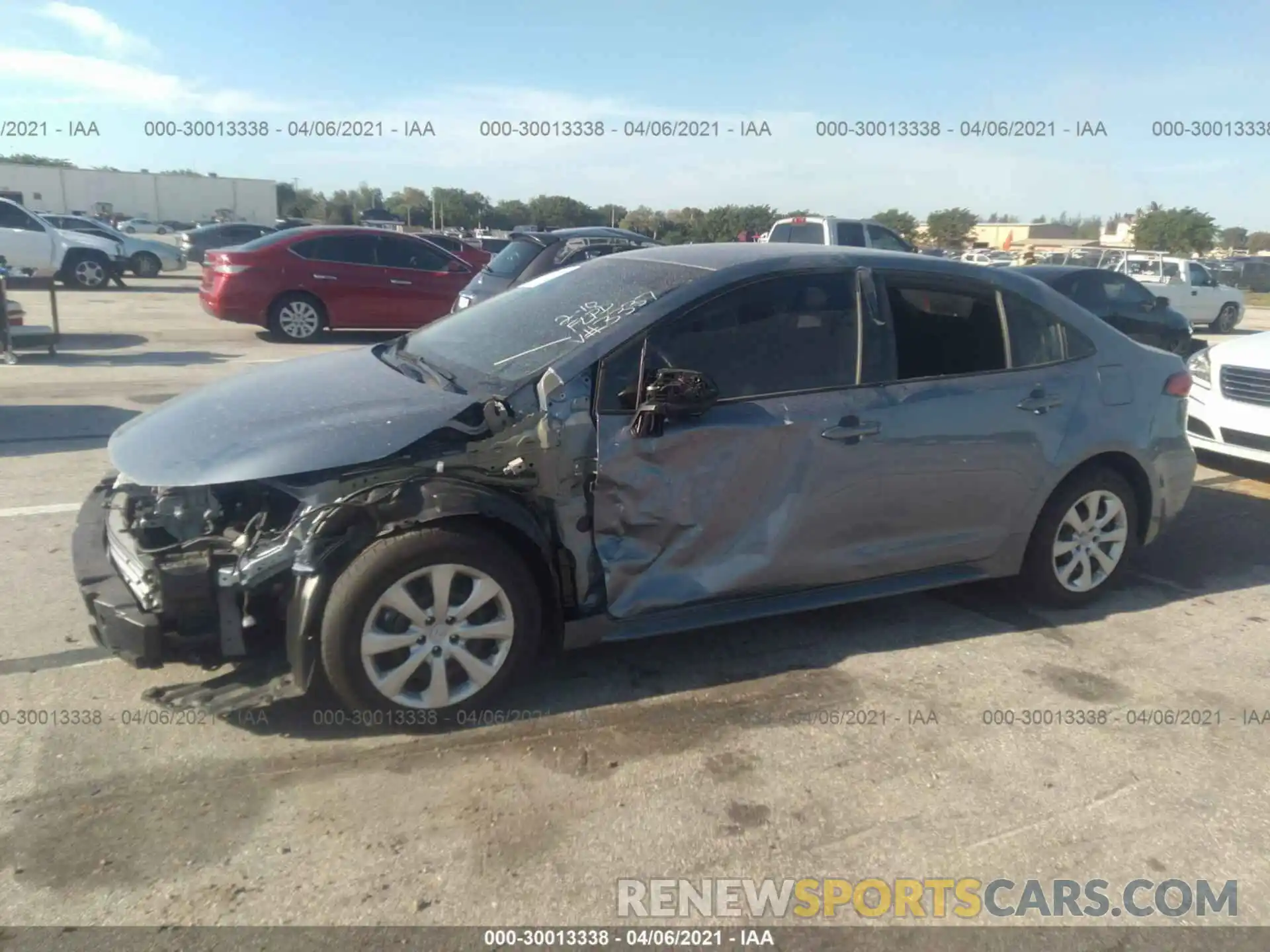 6 Photograph of a damaged car 5YFEPRAE3LP113337 TOYOTA COROLLA 2020