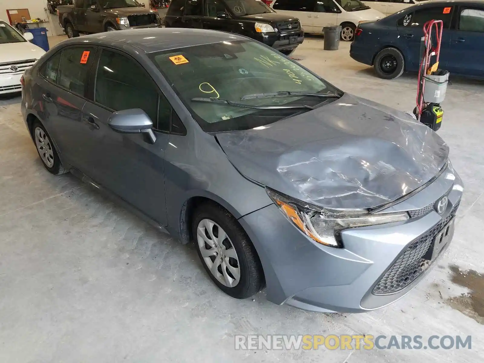 1 Photograph of a damaged car 5YFEPRAE3LP114701 TOYOTA COROLLA 2020