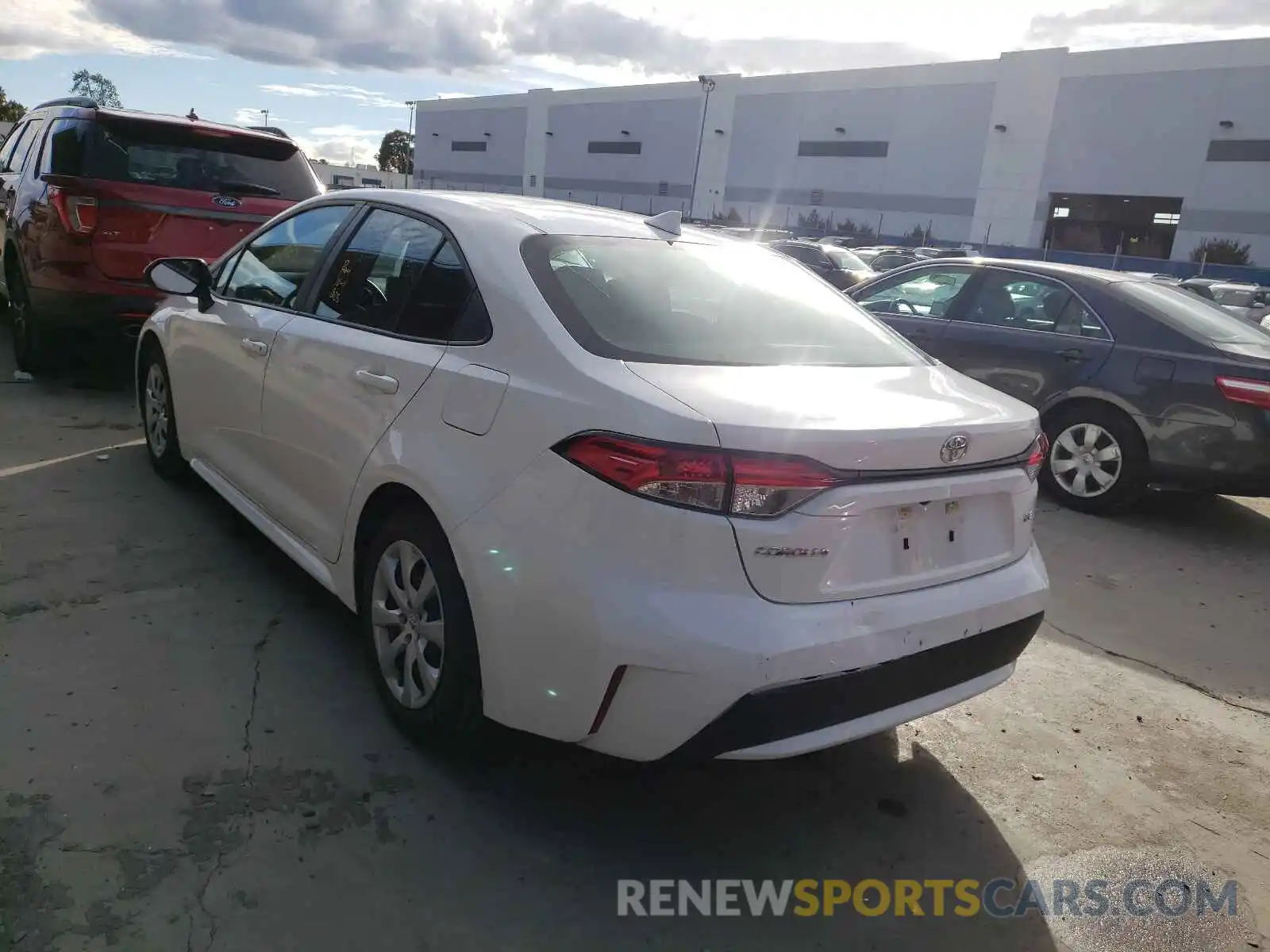 3 Photograph of a damaged car 5YFEPRAE3LP117243 TOYOTA COROLLA 2020