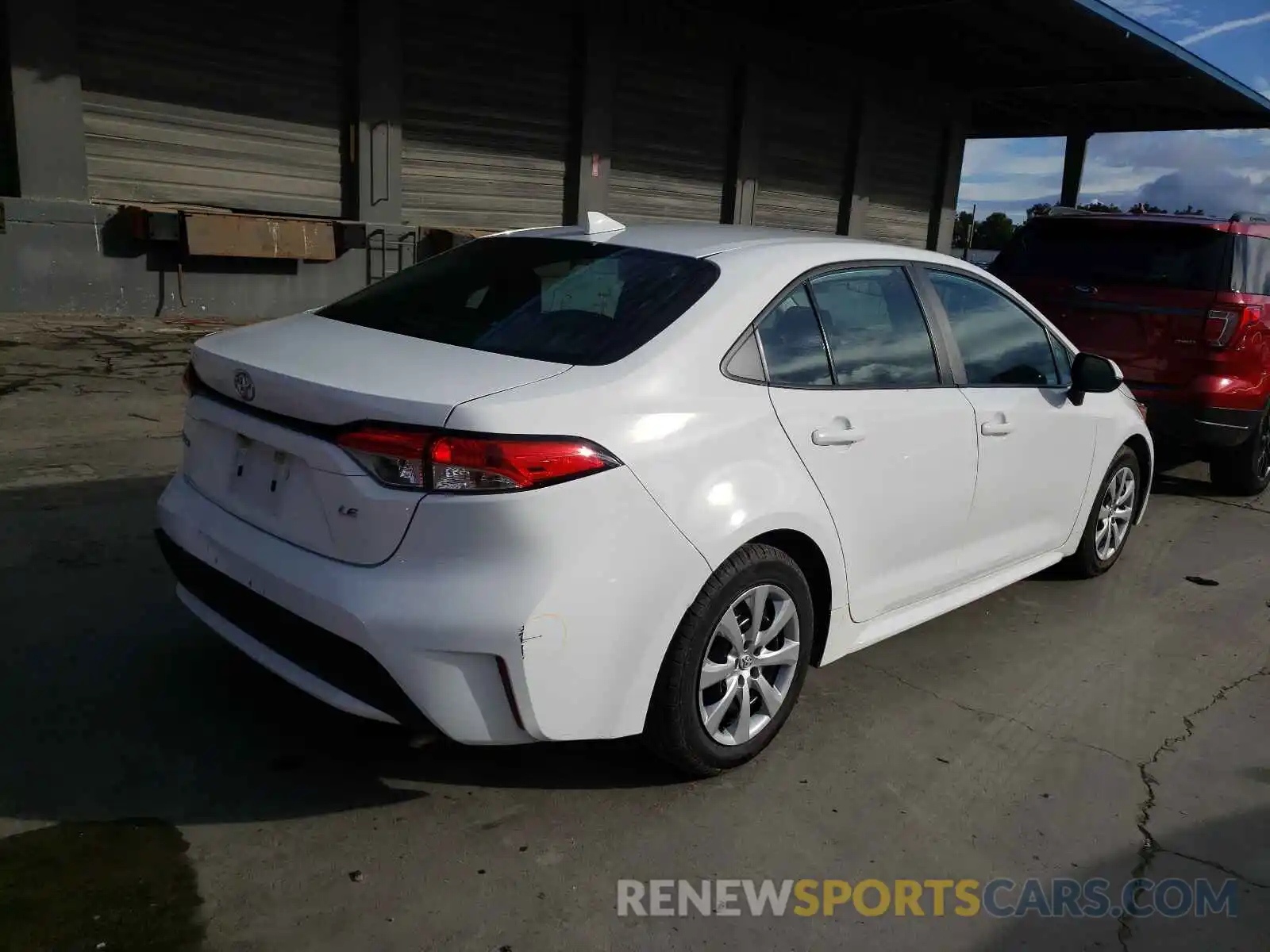 4 Photograph of a damaged car 5YFEPRAE3LP117243 TOYOTA COROLLA 2020