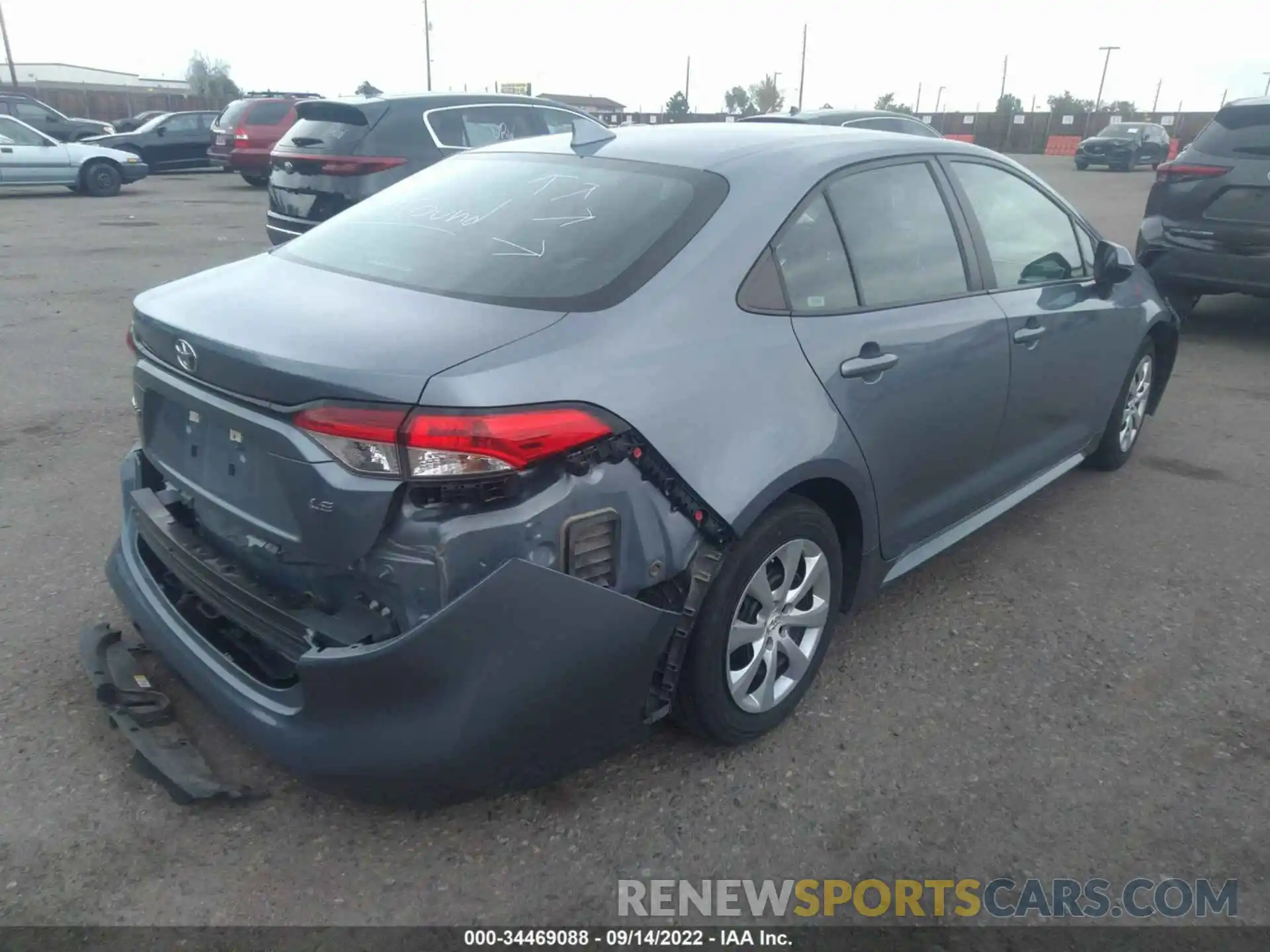 4 Photograph of a damaged car 5YFEPRAE3LP117677 TOYOTA COROLLA 2020