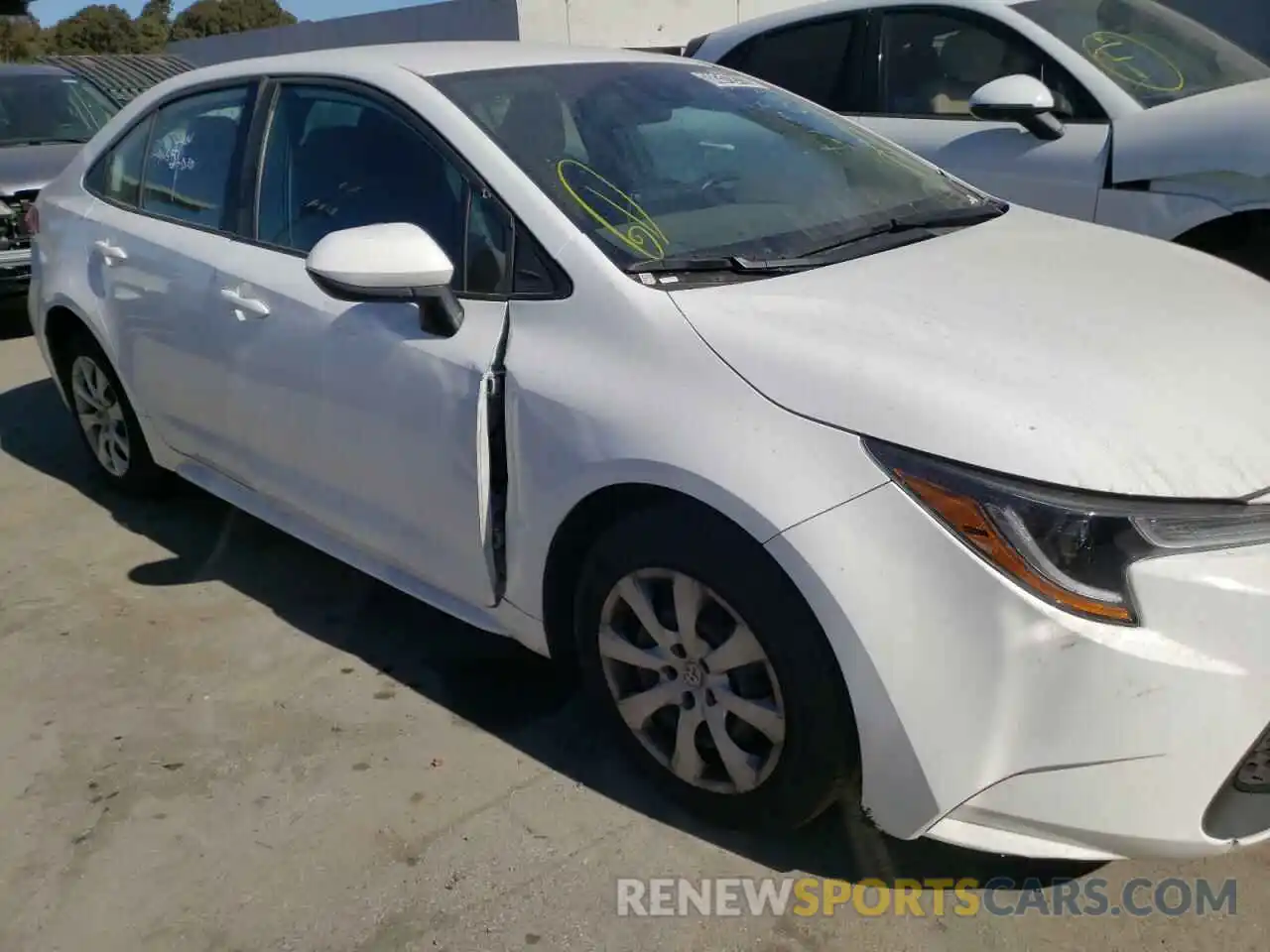 9 Photograph of a damaged car 5YFEPRAE3LP119039 TOYOTA COROLLA 2020