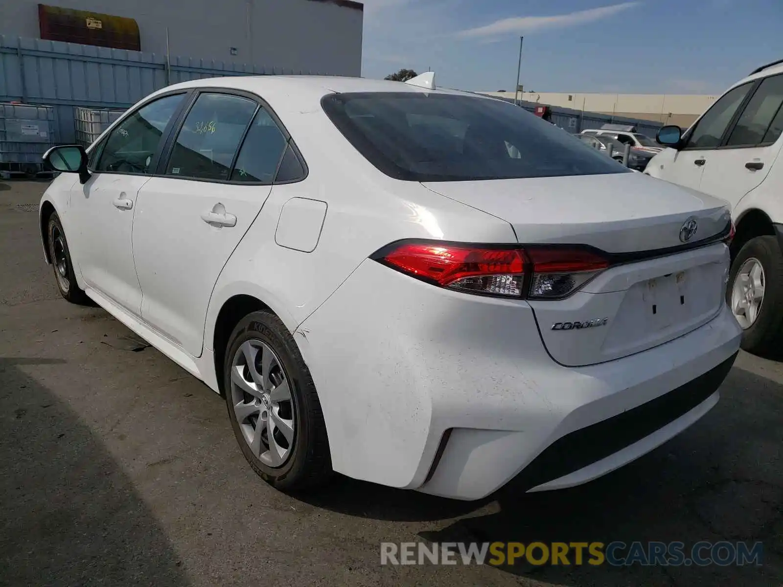 3 Photograph of a damaged car 5YFEPRAE3LP119705 TOYOTA COROLLA 2020