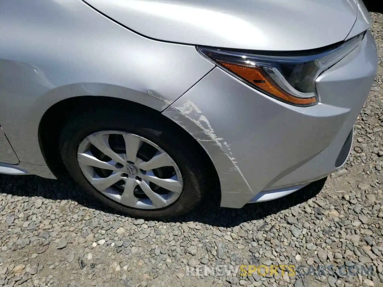 9 Photograph of a damaged car 5YFEPRAE3LP120143 TOYOTA COROLLA 2020