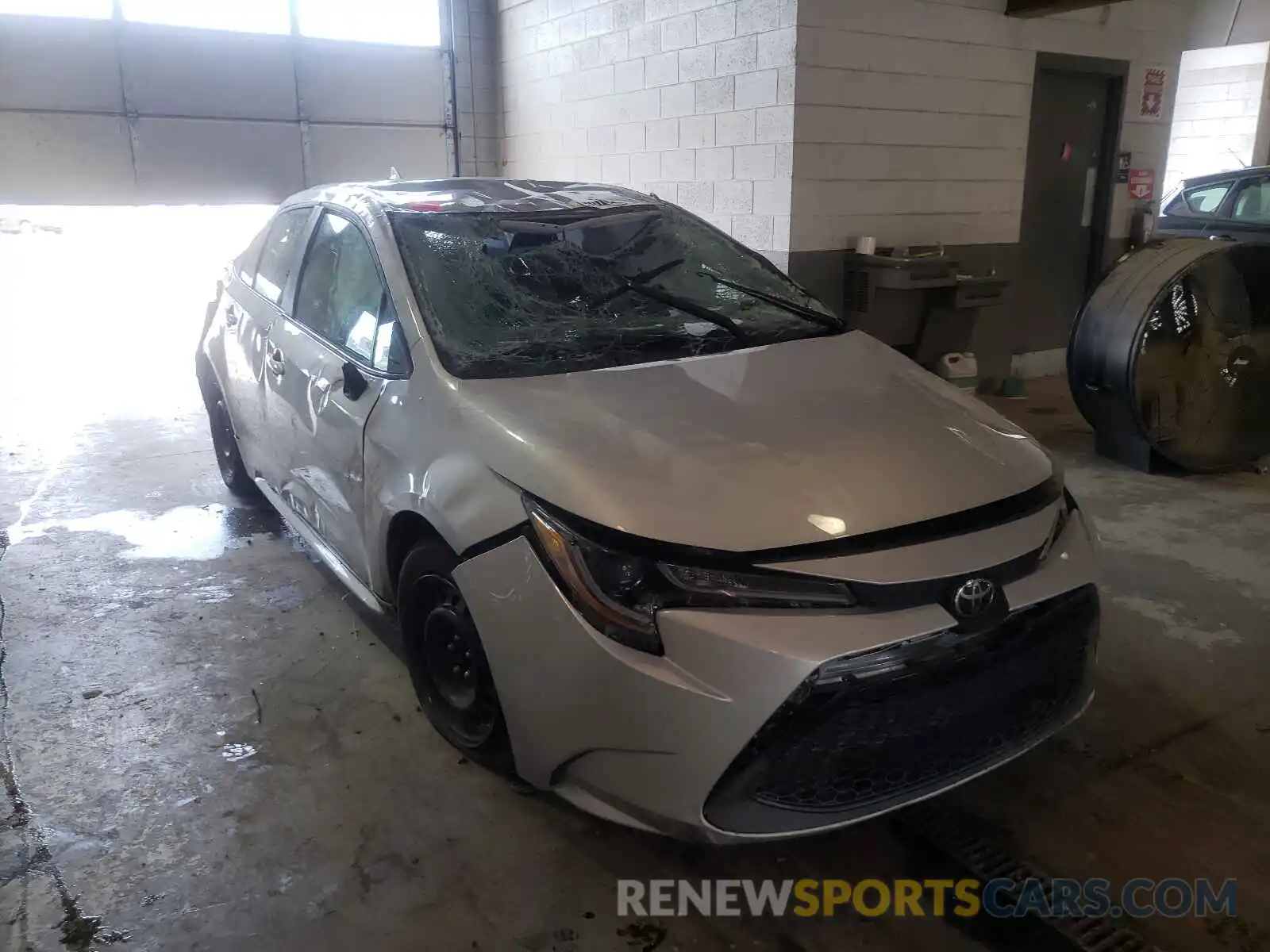 1 Photograph of a damaged car 5YFEPRAE3LP120238 TOYOTA COROLLA 2020