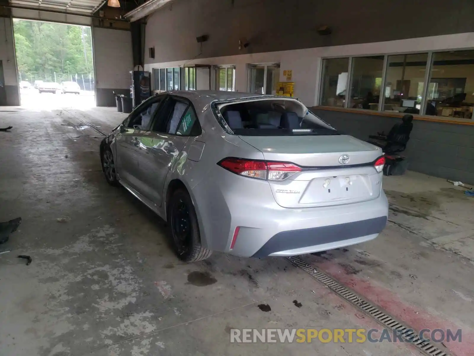 3 Photograph of a damaged car 5YFEPRAE3LP120238 TOYOTA COROLLA 2020