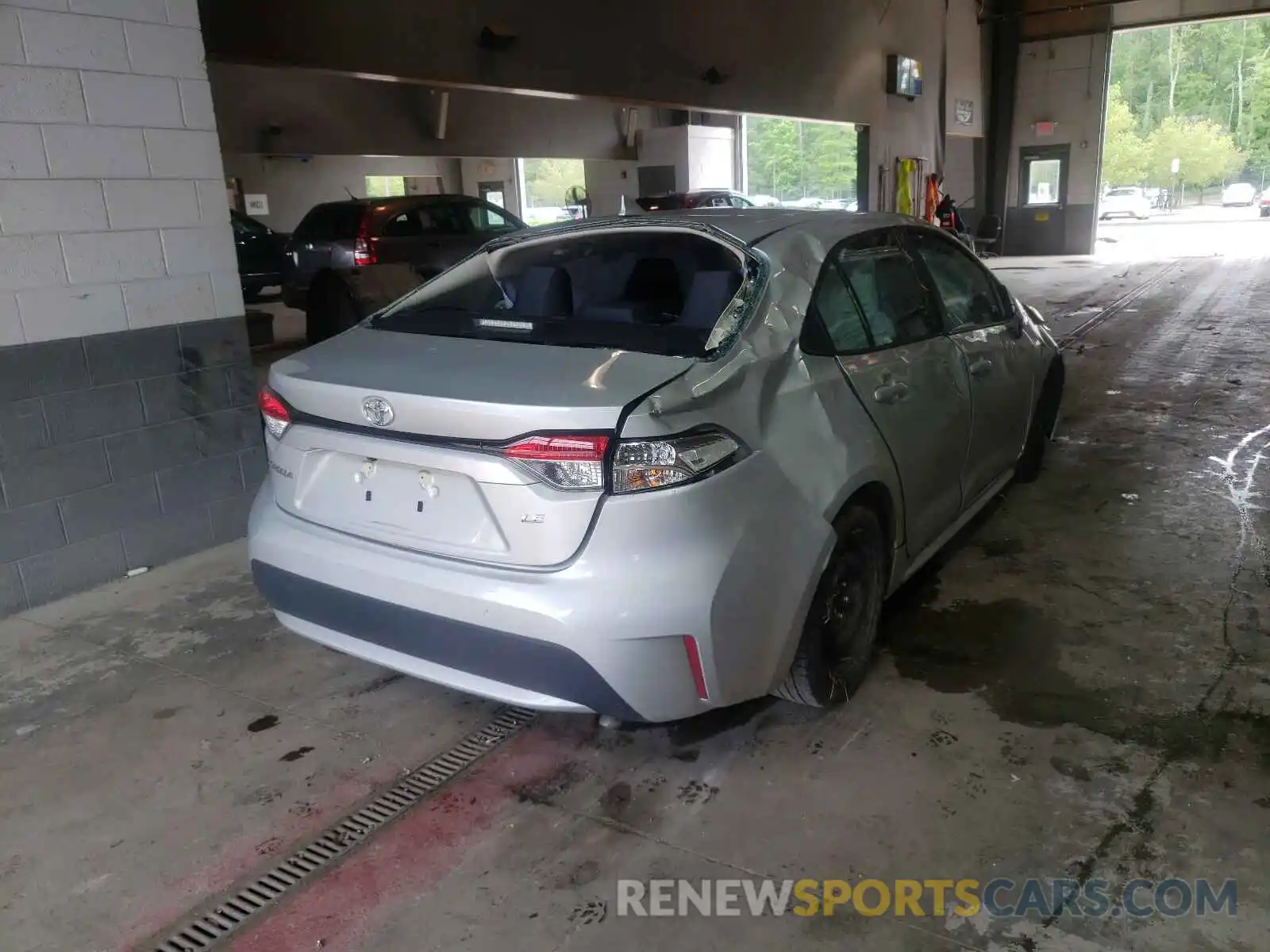 4 Photograph of a damaged car 5YFEPRAE3LP120238 TOYOTA COROLLA 2020