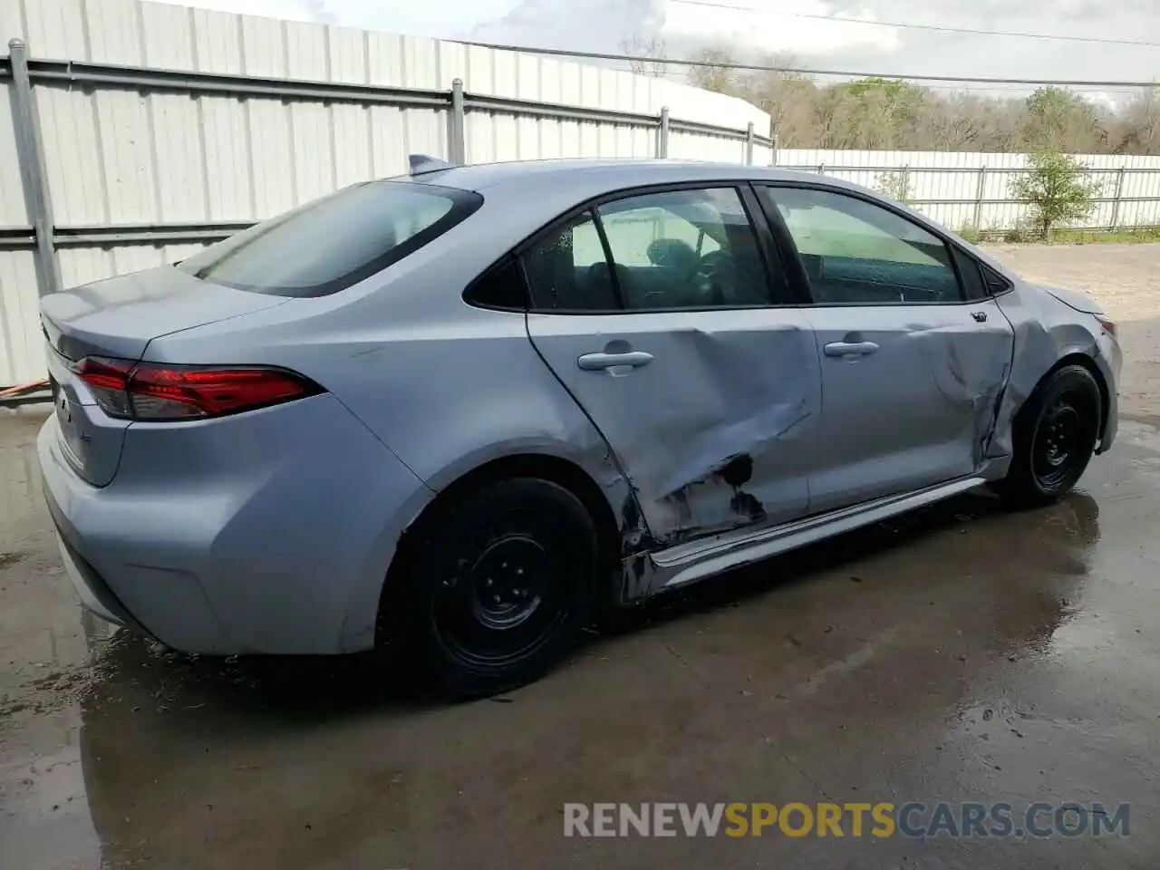 3 Photograph of a damaged car 5YFEPRAE3LP124340 TOYOTA COROLLA 2020