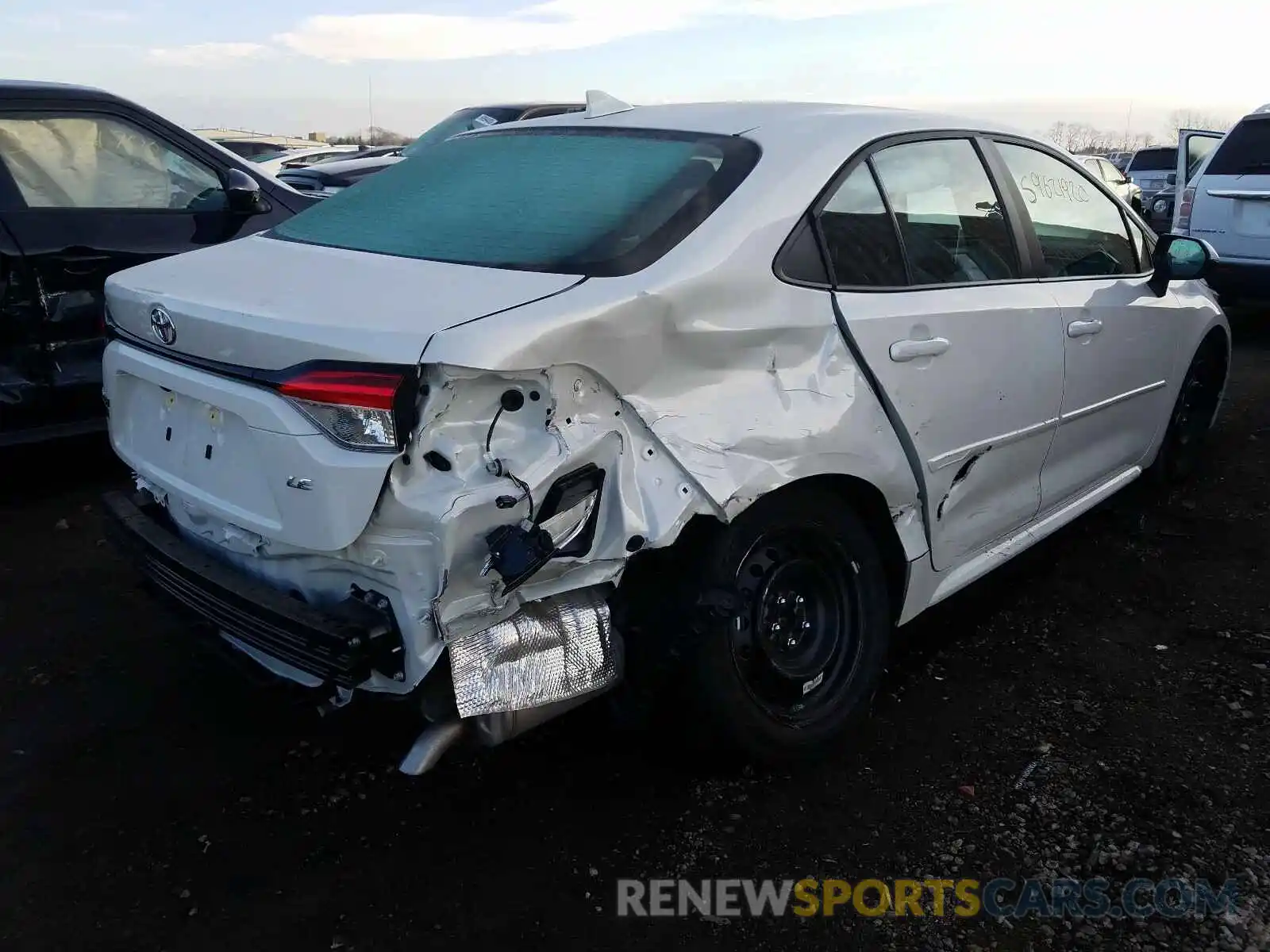 4 Photograph of a damaged car 5YFEPRAE3LP125245 TOYOTA COROLLA 2020