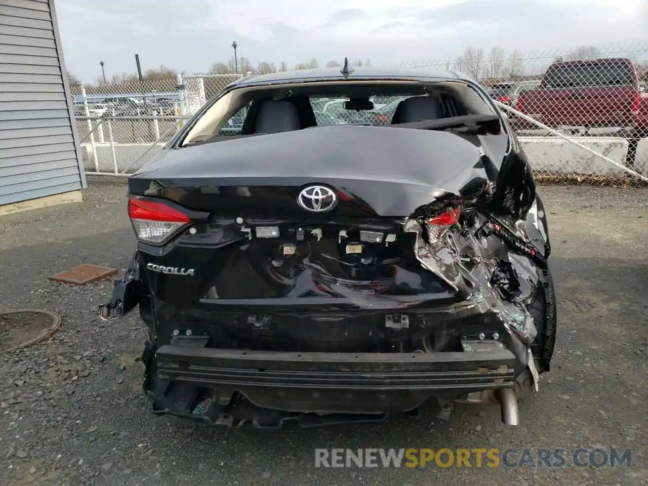 9 Photograph of a damaged car 5YFEPRAE3LP126721 TOYOTA COROLLA 2020