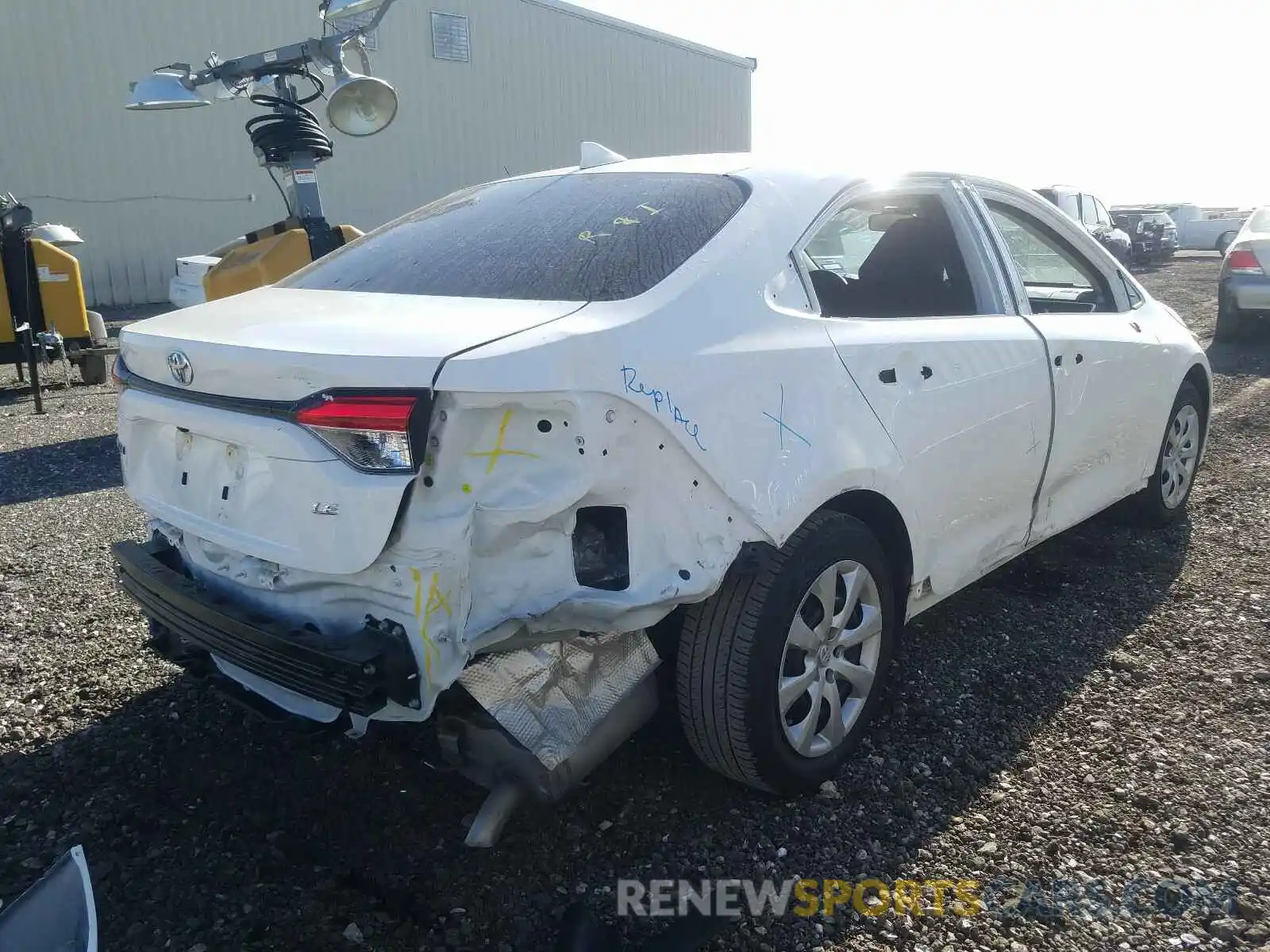 4 Photograph of a damaged car 5YFEPRAE3LP130932 TOYOTA COROLLA 2020