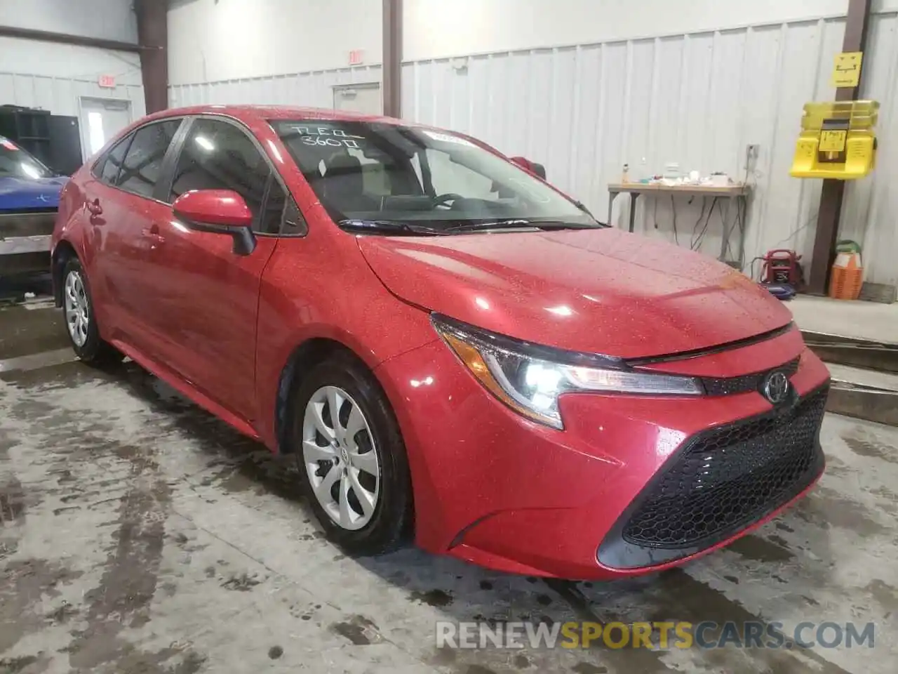 1 Photograph of a damaged car 5YFEPRAE3LP130980 TOYOTA COROLLA 2020