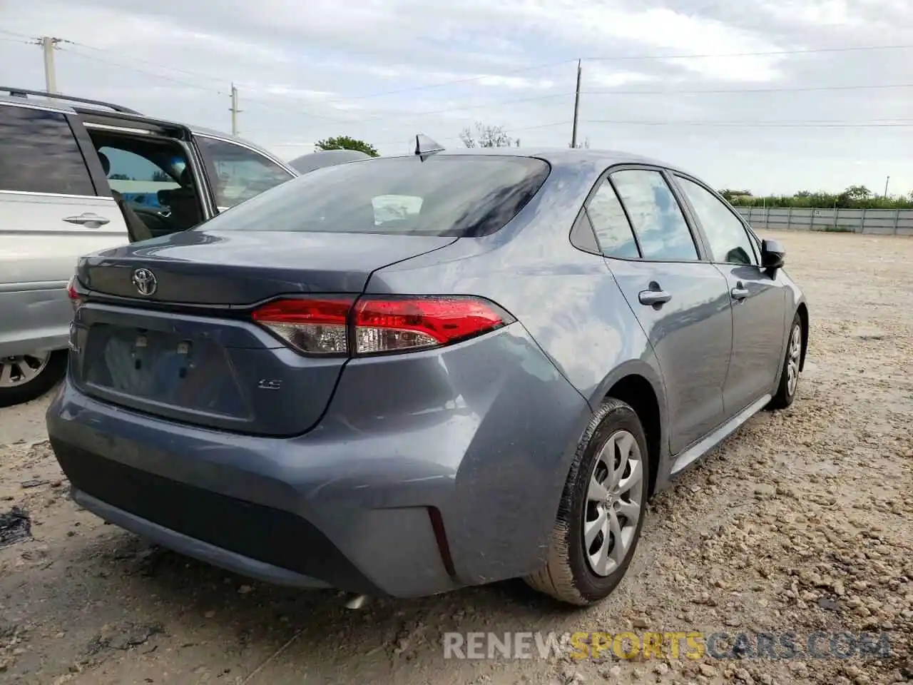 4 Photograph of a damaged car 5YFEPRAE3LP133880 TOYOTA COROLLA 2020