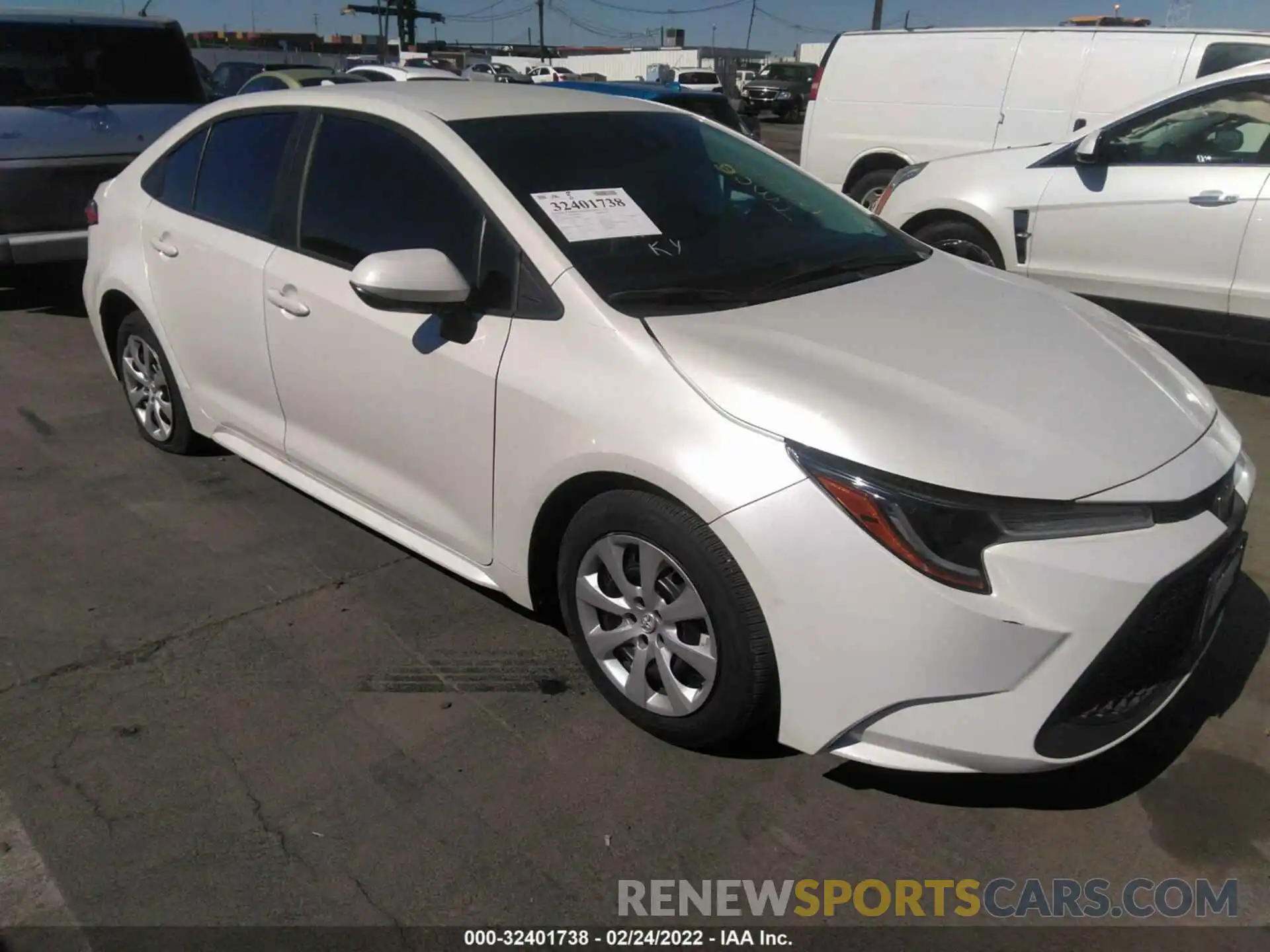 1 Photograph of a damaged car 5YFEPRAE3LP134365 TOYOTA COROLLA 2020