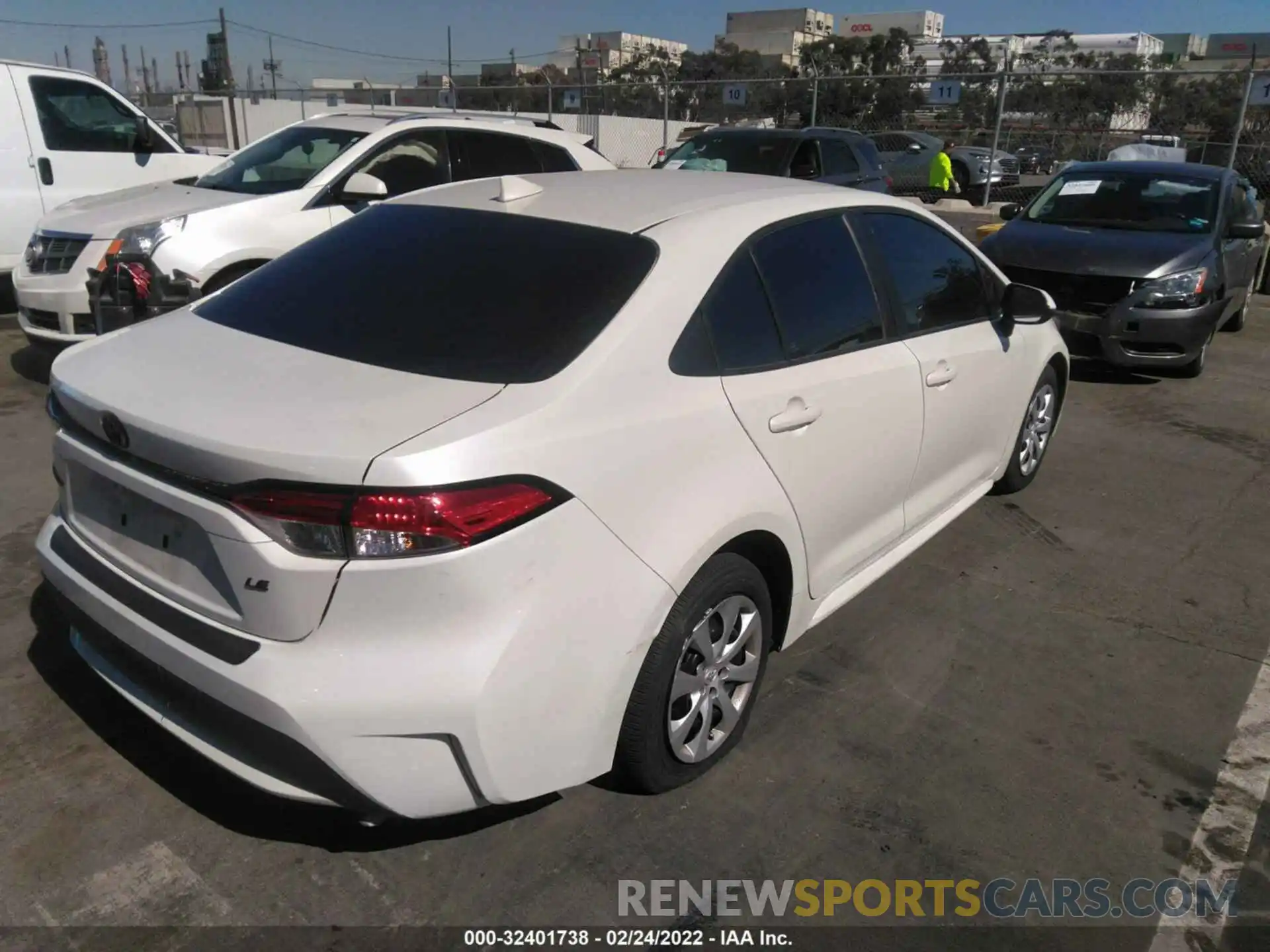 4 Photograph of a damaged car 5YFEPRAE3LP134365 TOYOTA COROLLA 2020