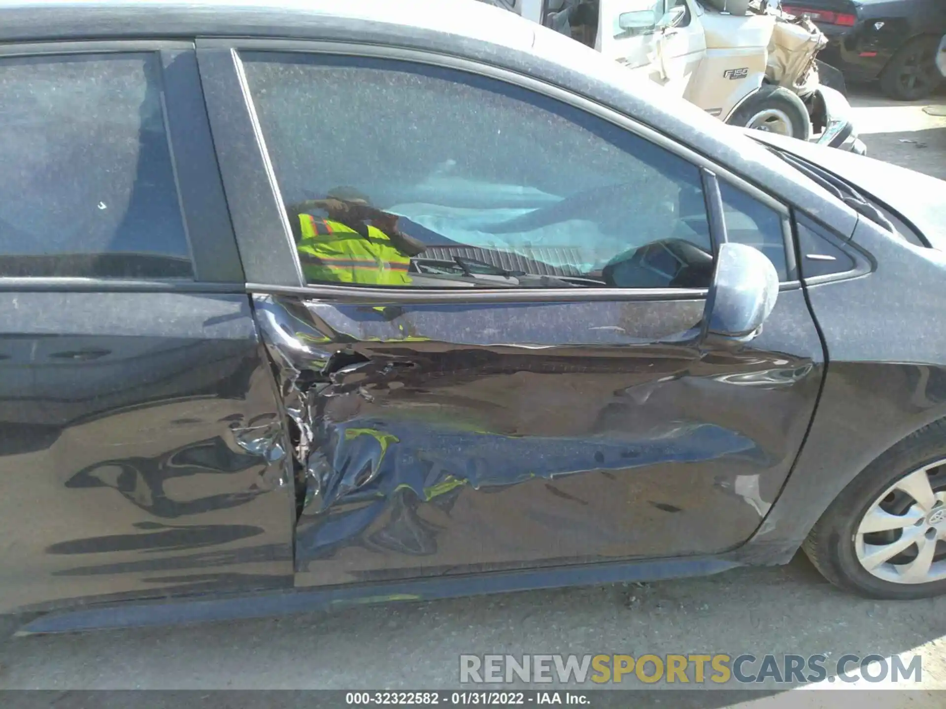 6 Photograph of a damaged car 5YFEPRAE3LP137024 TOYOTA COROLLA 2020