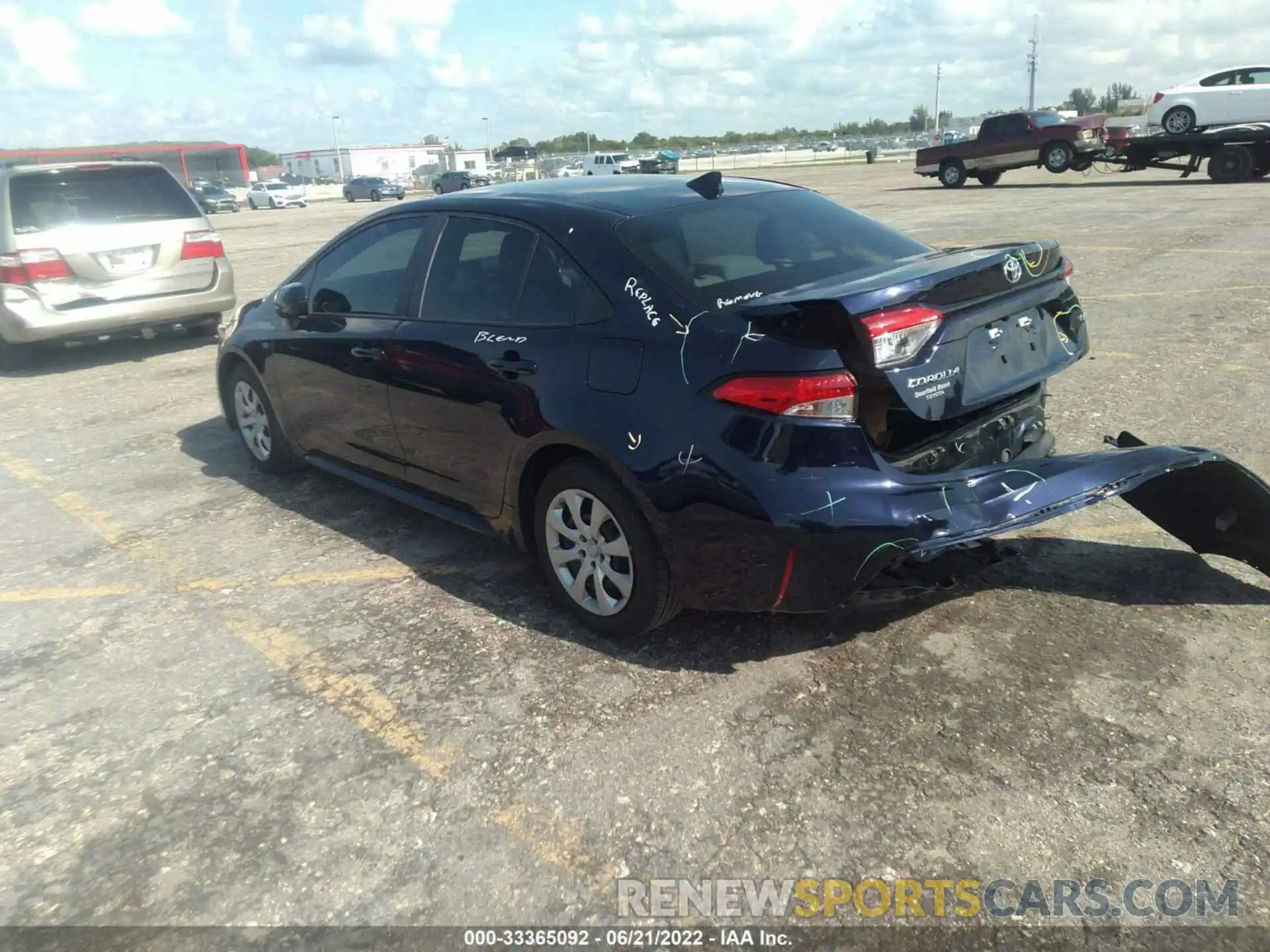 3 Photograph of a damaged car 5YFEPRAE3LP138139 TOYOTA COROLLA 2020