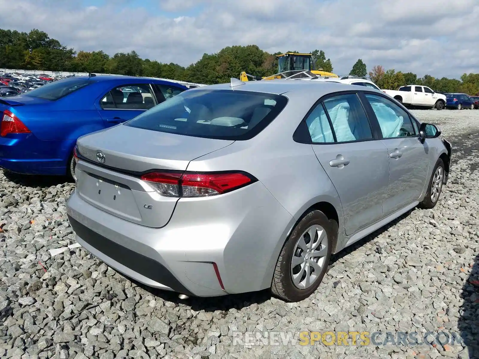 4 Photograph of a damaged car 5YFEPRAE3LP138643 TOYOTA COROLLA 2020