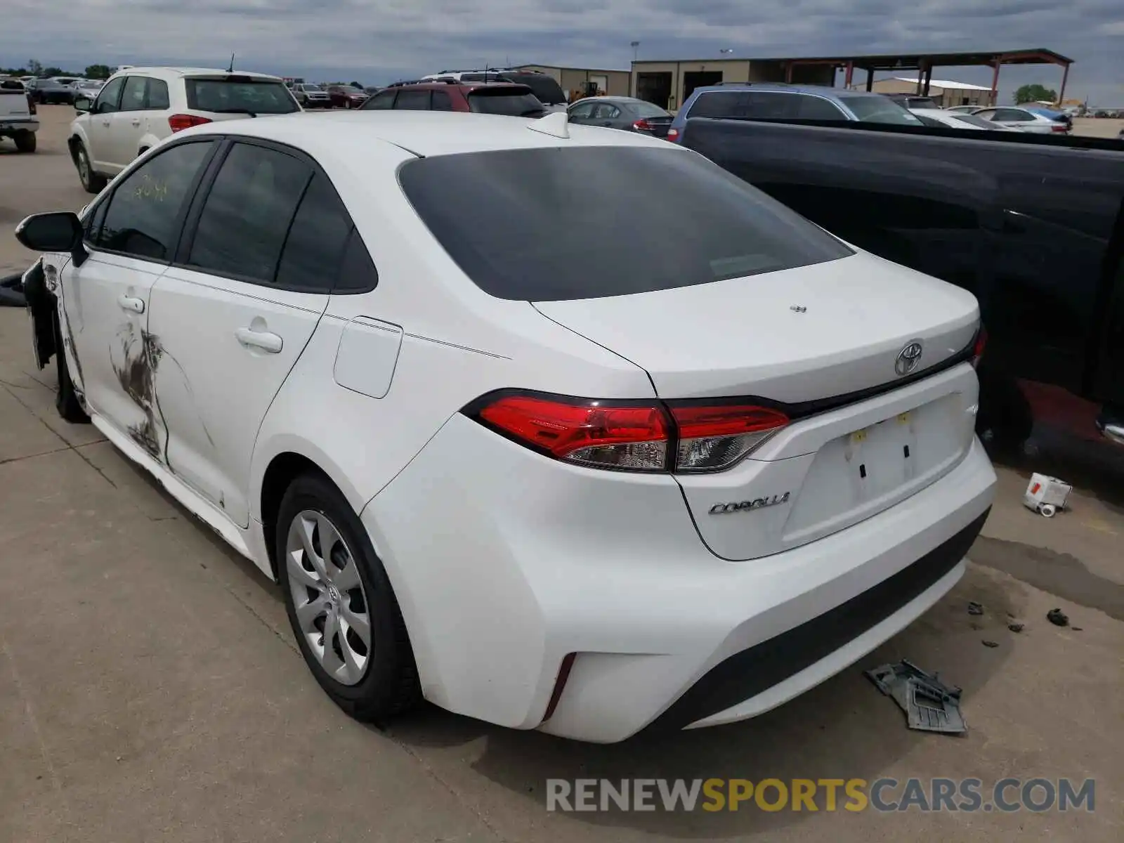 3 Photograph of a damaged car 5YFEPRAE3LP139002 TOYOTA COROLLA 2020