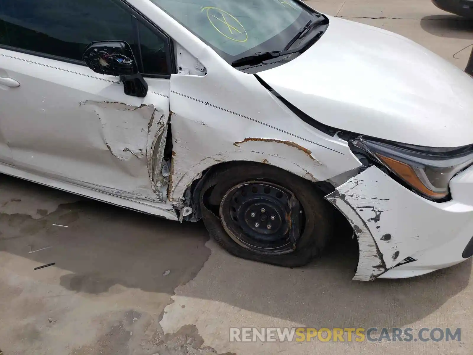 9 Photograph of a damaged car 5YFEPRAE3LP139002 TOYOTA COROLLA 2020