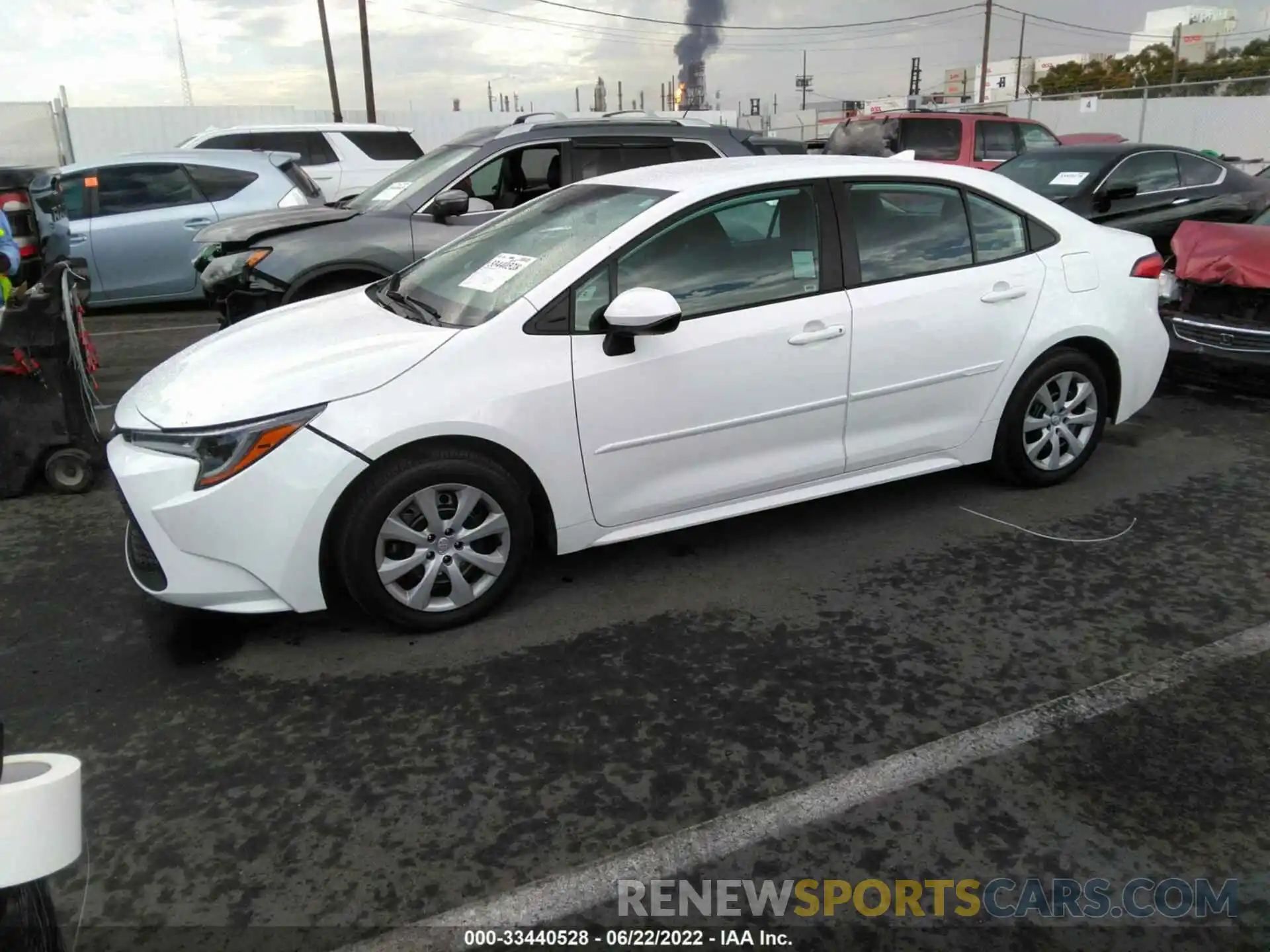 2 Photograph of a damaged car 5YFEPRAE3LP139050 TOYOTA COROLLA 2020