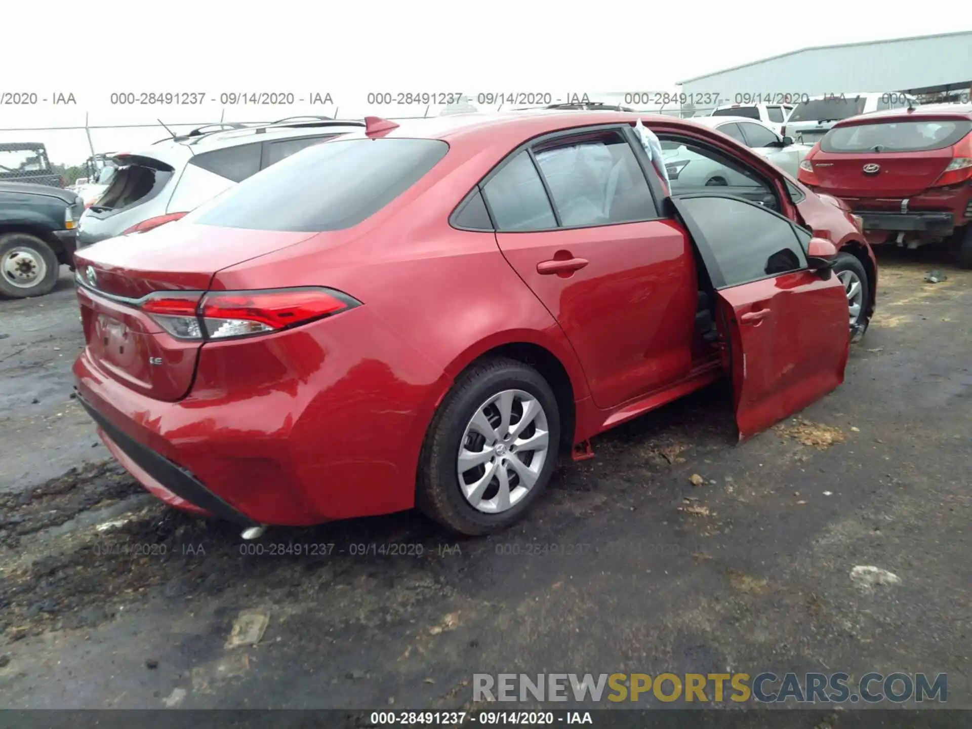 4 Photograph of a damaged car 5YFEPRAE3LP139694 TOYOTA COROLLA 2020