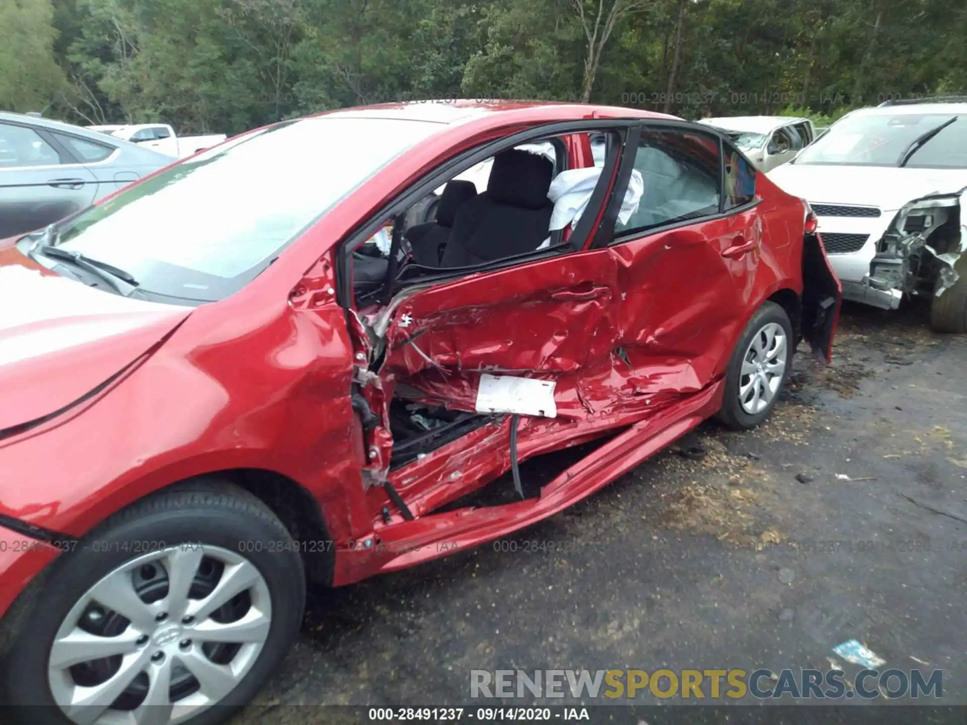 6 Photograph of a damaged car 5YFEPRAE3LP139694 TOYOTA COROLLA 2020