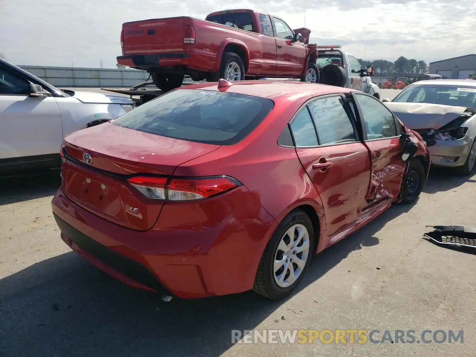 4 Photograph of a damaged car 5YFEPRAE3LP140408 TOYOTA COROLLA 2020