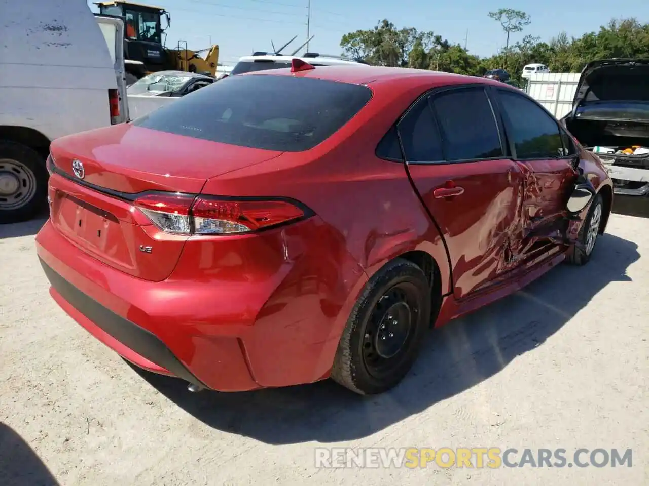 4 Photograph of a damaged car 5YFEPRAE3LP142949 TOYOTA COROLLA 2020