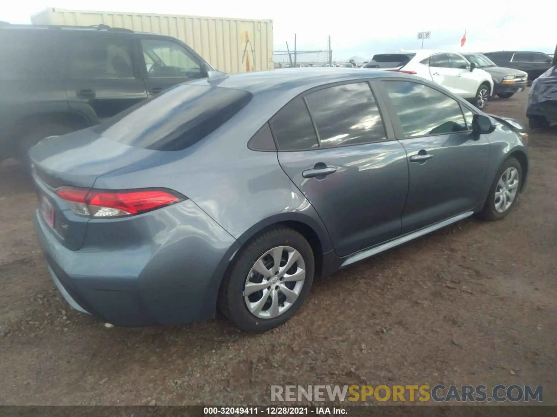 4 Photograph of a damaged car 5YFEPRAE3LP146466 TOYOTA COROLLA 2020