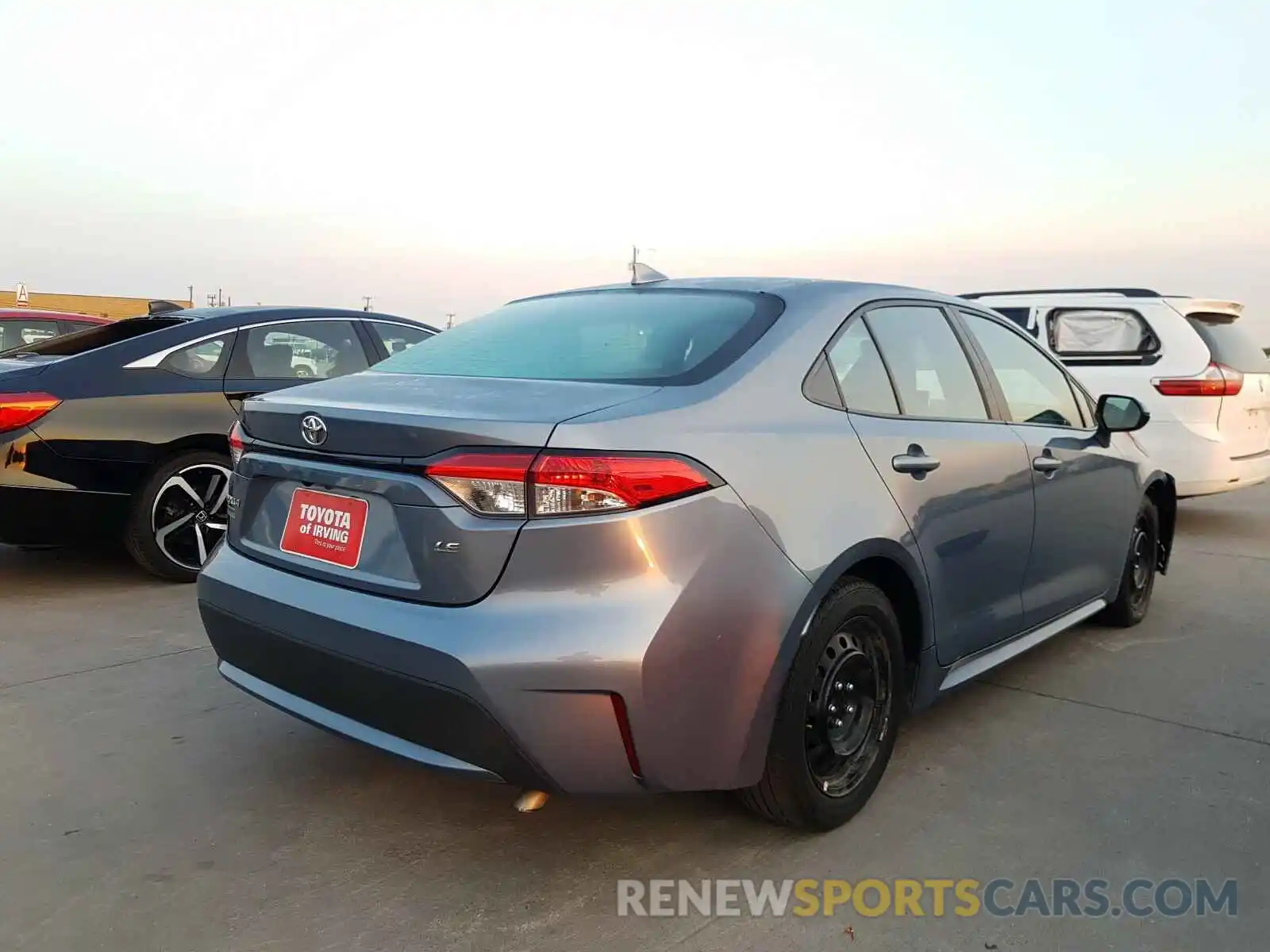 4 Photograph of a damaged car 5YFEPRAE4LP011237 TOYOTA COROLLA 2020