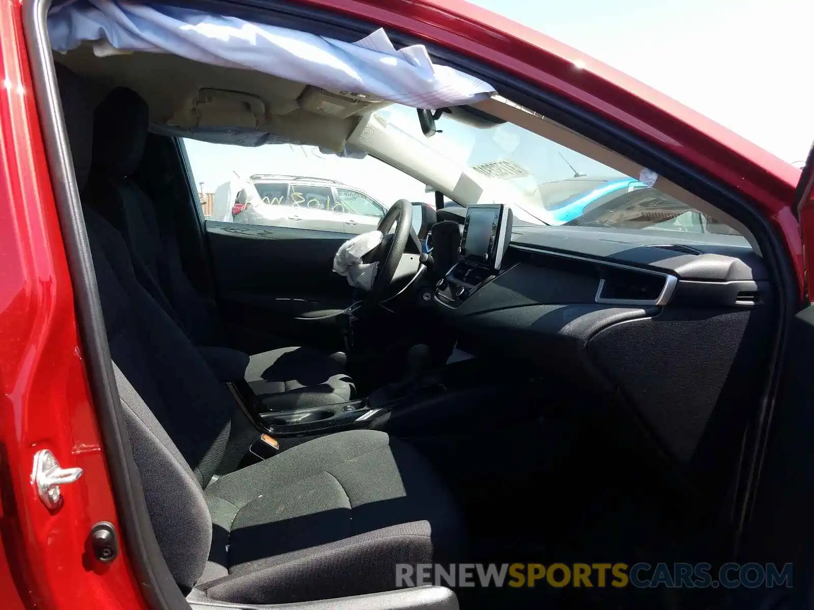 5 Photograph of a damaged car 5YFEPRAE4LP011304 TOYOTA COROLLA 2020