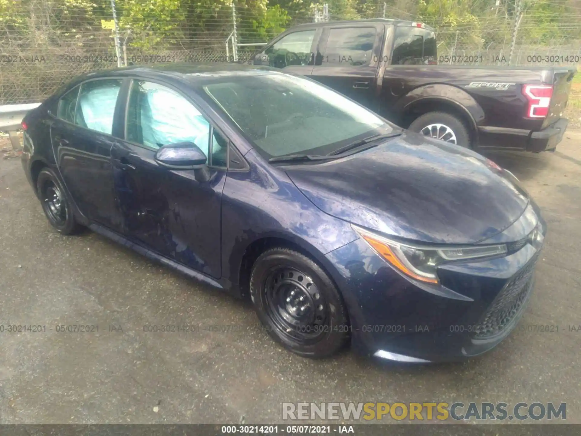 1 Photograph of a damaged car 5YFEPRAE4LP015370 TOYOTA COROLLA 2020