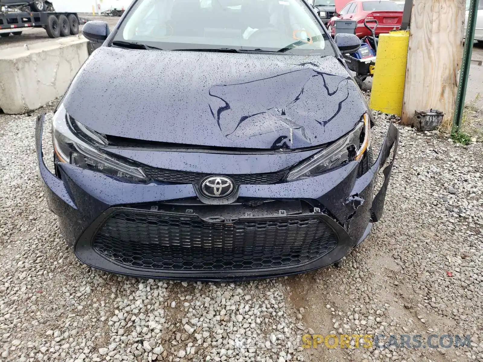 9 Photograph of a damaged car 5YFEPRAE4LP019077 TOYOTA COROLLA 2020