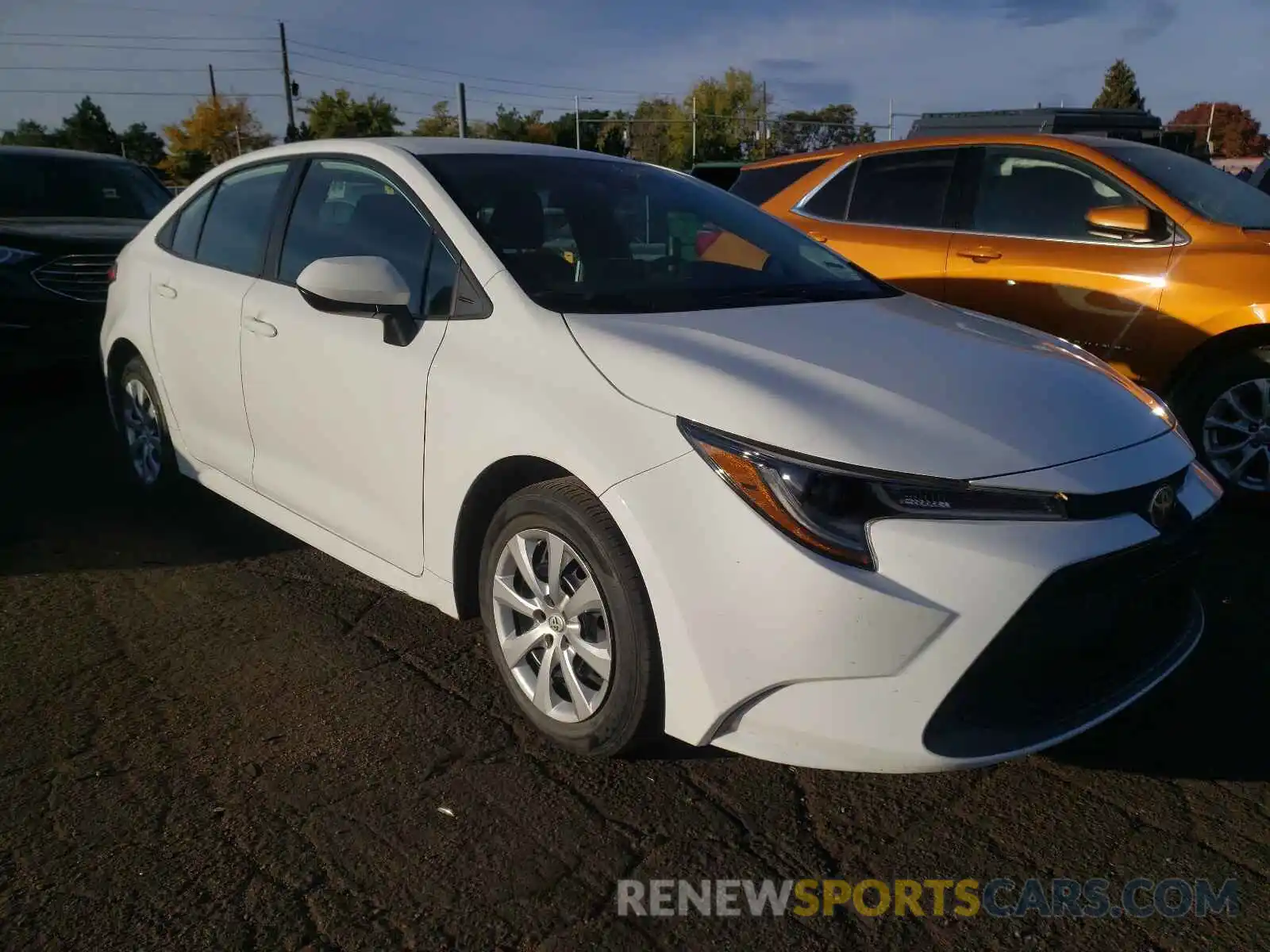 1 Photograph of a damaged car 5YFEPRAE4LP022691 TOYOTA COROLLA 2020