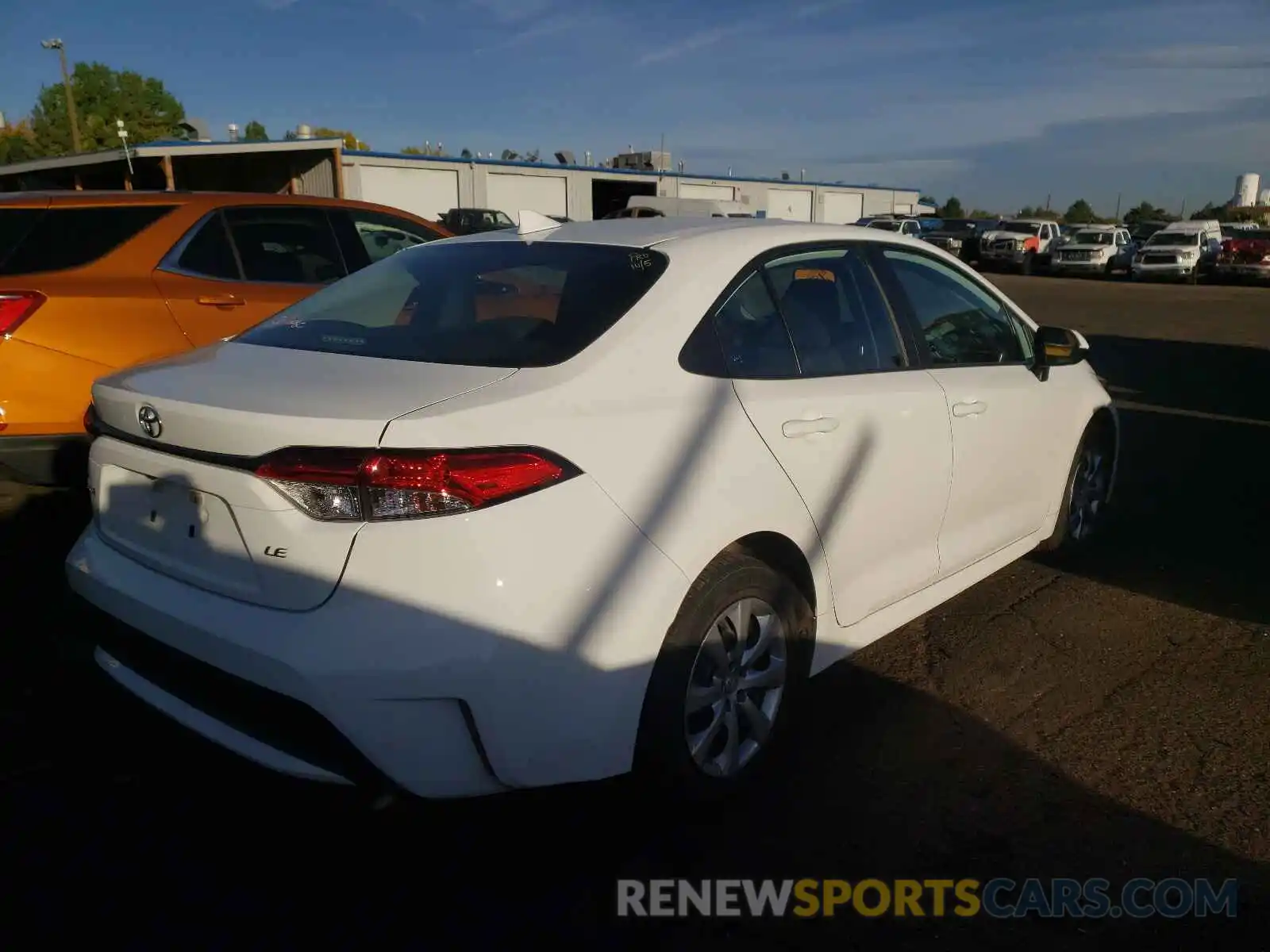 4 Photograph of a damaged car 5YFEPRAE4LP022691 TOYOTA COROLLA 2020