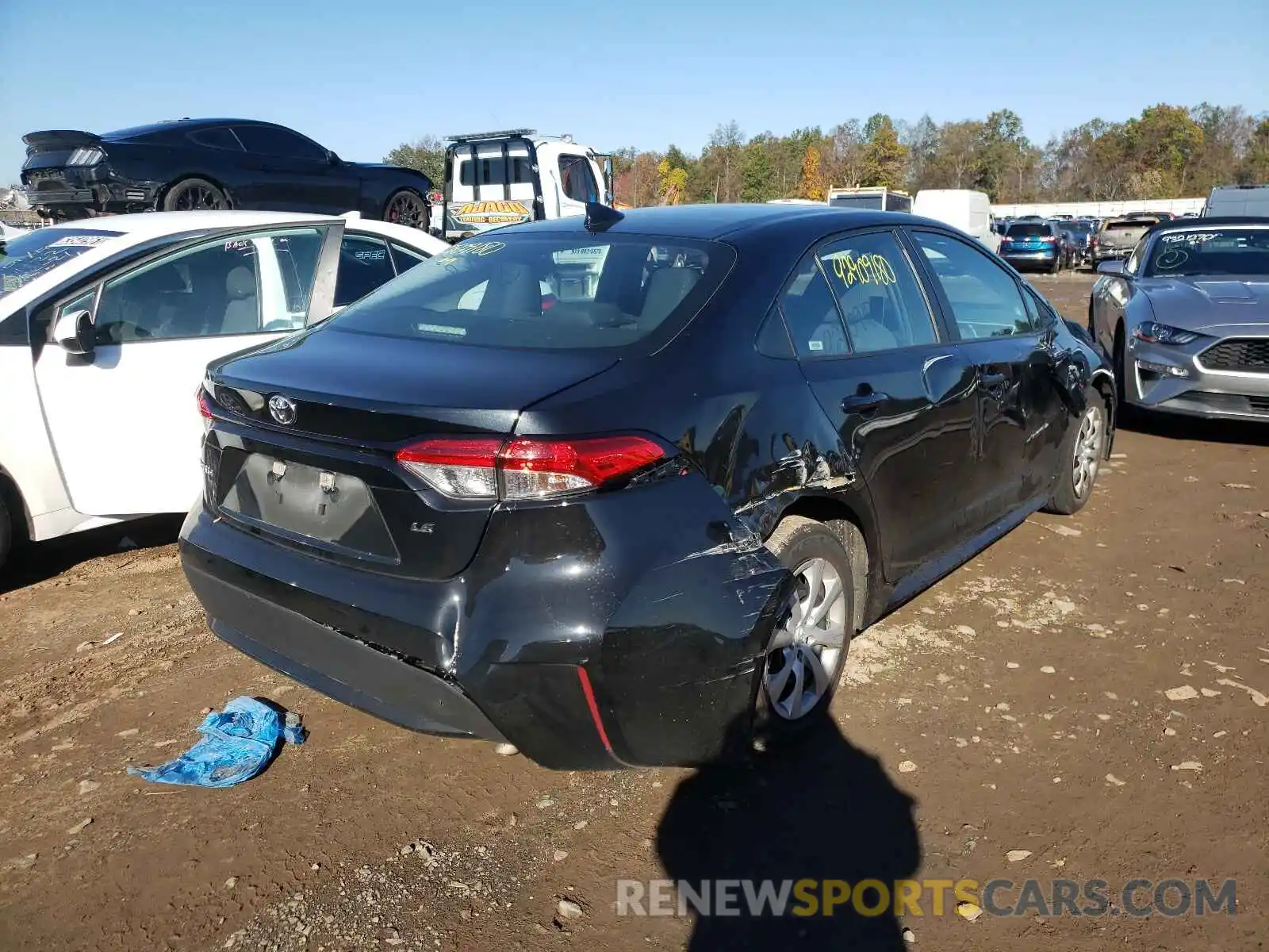 4 Photograph of a damaged car 5YFEPRAE4LP023100 TOYOTA COROLLA 2020