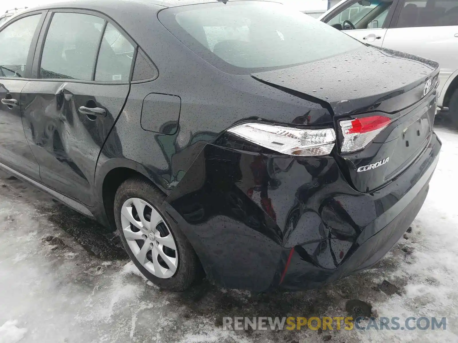 9 Photograph of a damaged car 5YFEPRAE4LP023842 TOYOTA COROLLA 2020