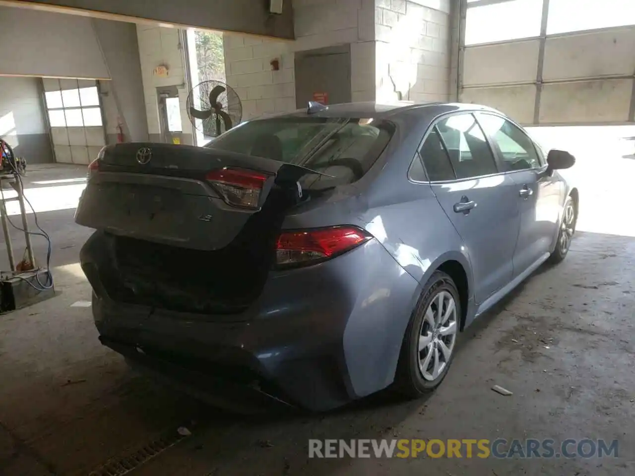 4 Photograph of a damaged car 5YFEPRAE4LP023873 TOYOTA COROLLA 2020