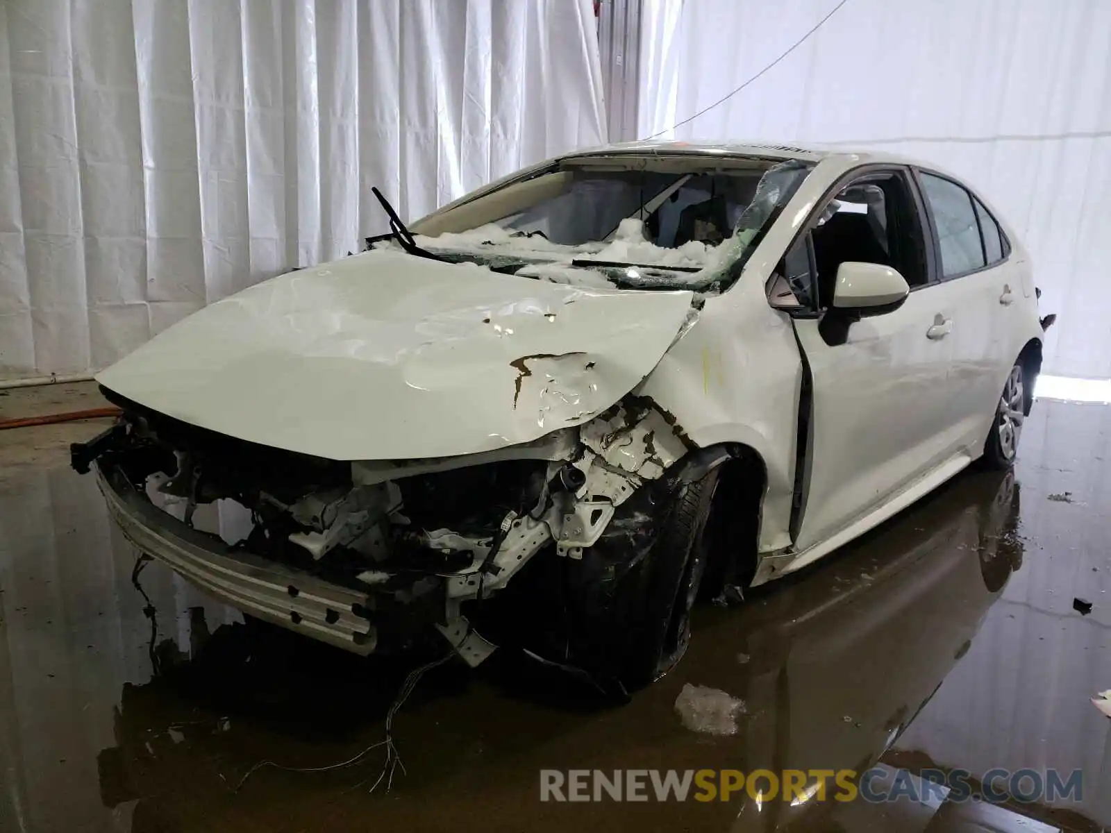 2 Photograph of a damaged car 5YFEPRAE4LP025252 TOYOTA COROLLA 2020