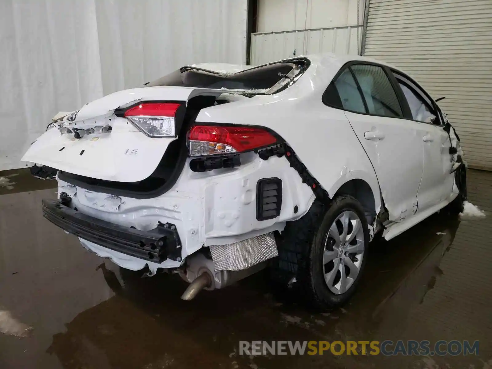 4 Photograph of a damaged car 5YFEPRAE4LP025252 TOYOTA COROLLA 2020