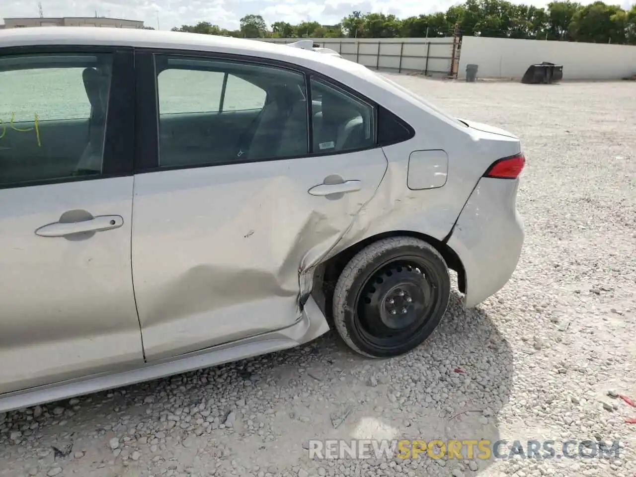 9 Photograph of a damaged car 5YFEPRAE4LP028720 TOYOTA COROLLA 2020