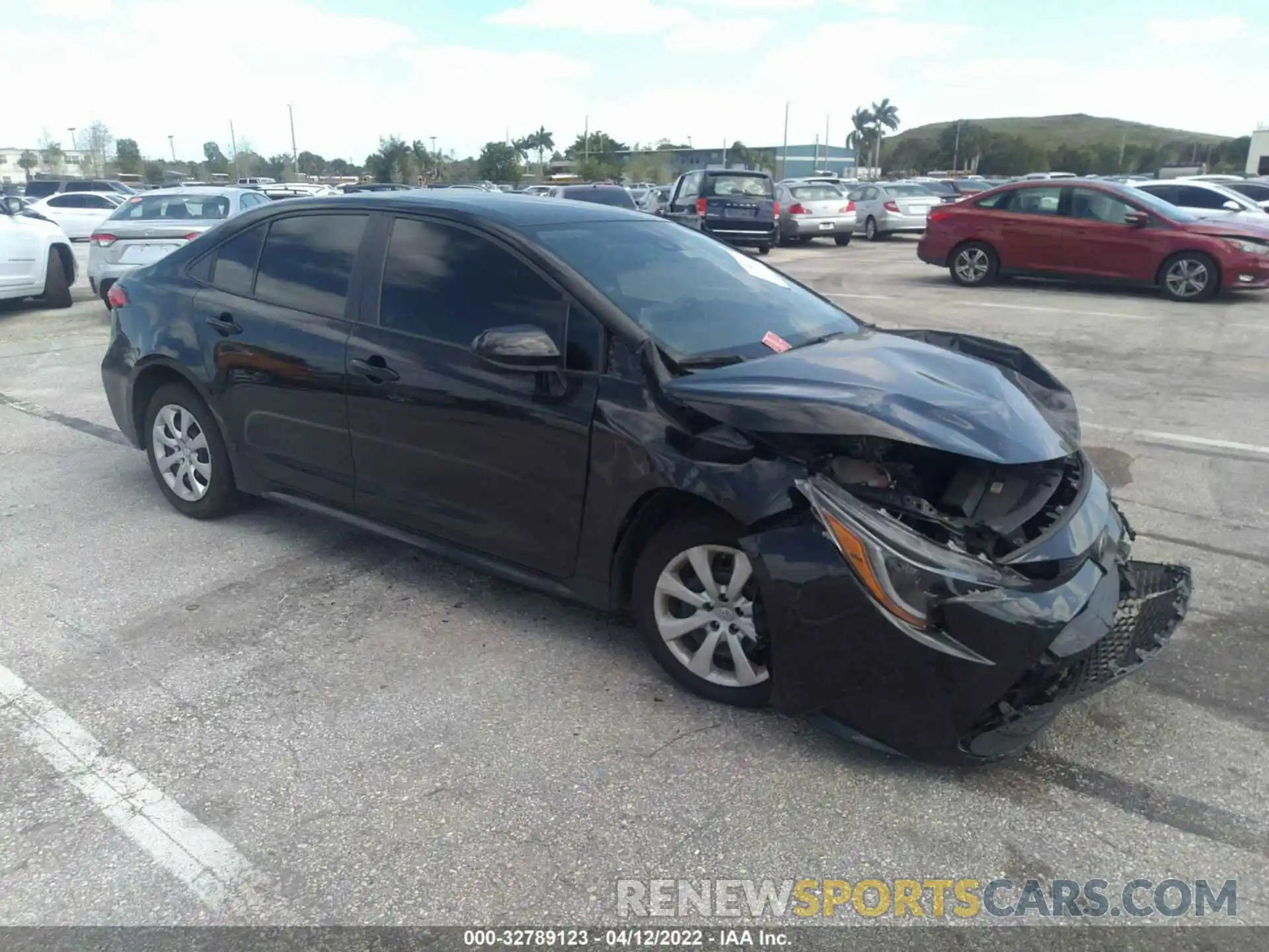 1 Photograph of a damaged car 5YFEPRAE4LP029155 TOYOTA COROLLA 2020