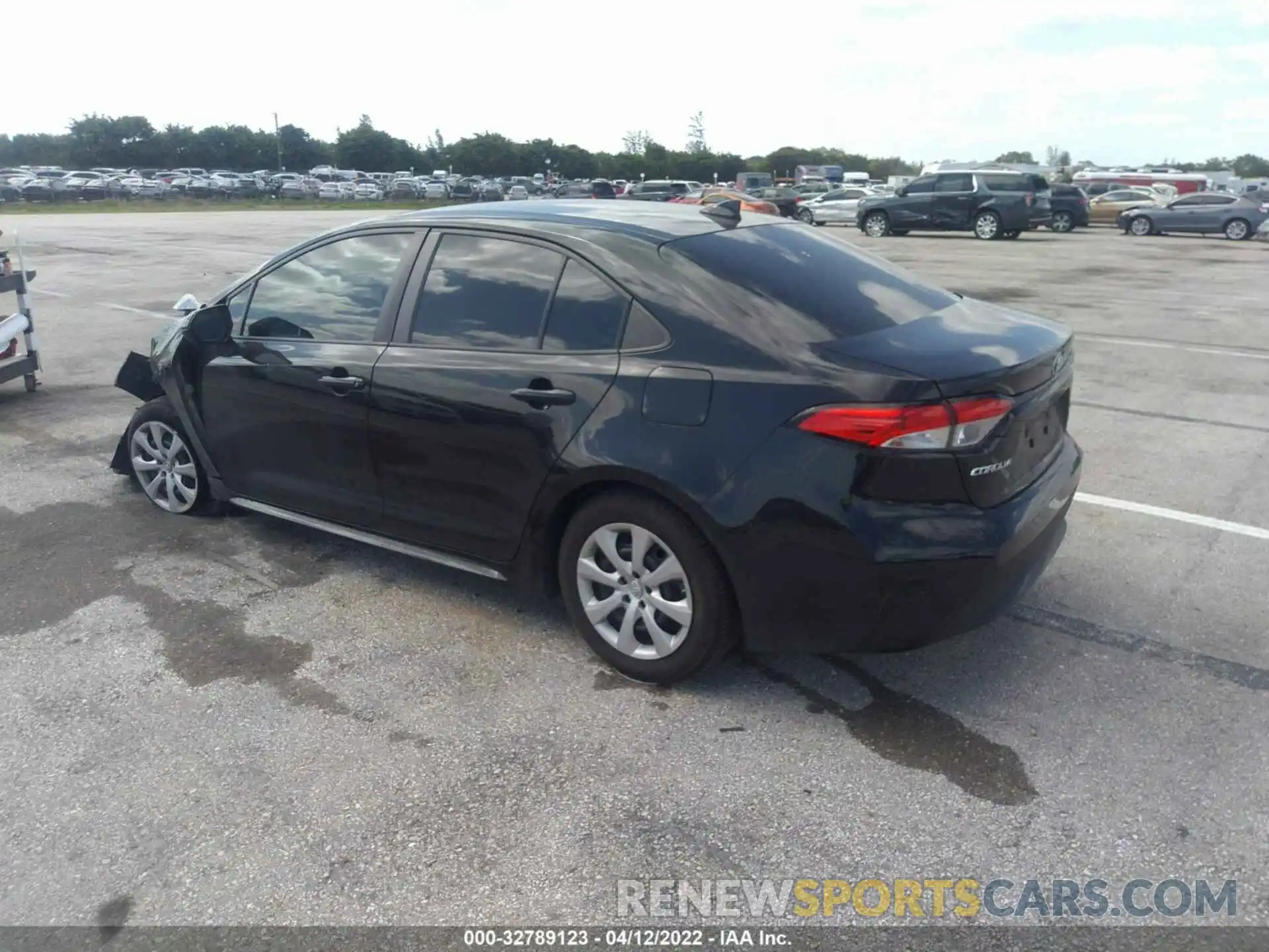 3 Photograph of a damaged car 5YFEPRAE4LP029155 TOYOTA COROLLA 2020