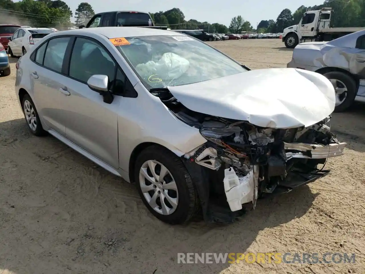 1 Photograph of a damaged car 5YFEPRAE4LP029513 TOYOTA COROLLA 2020