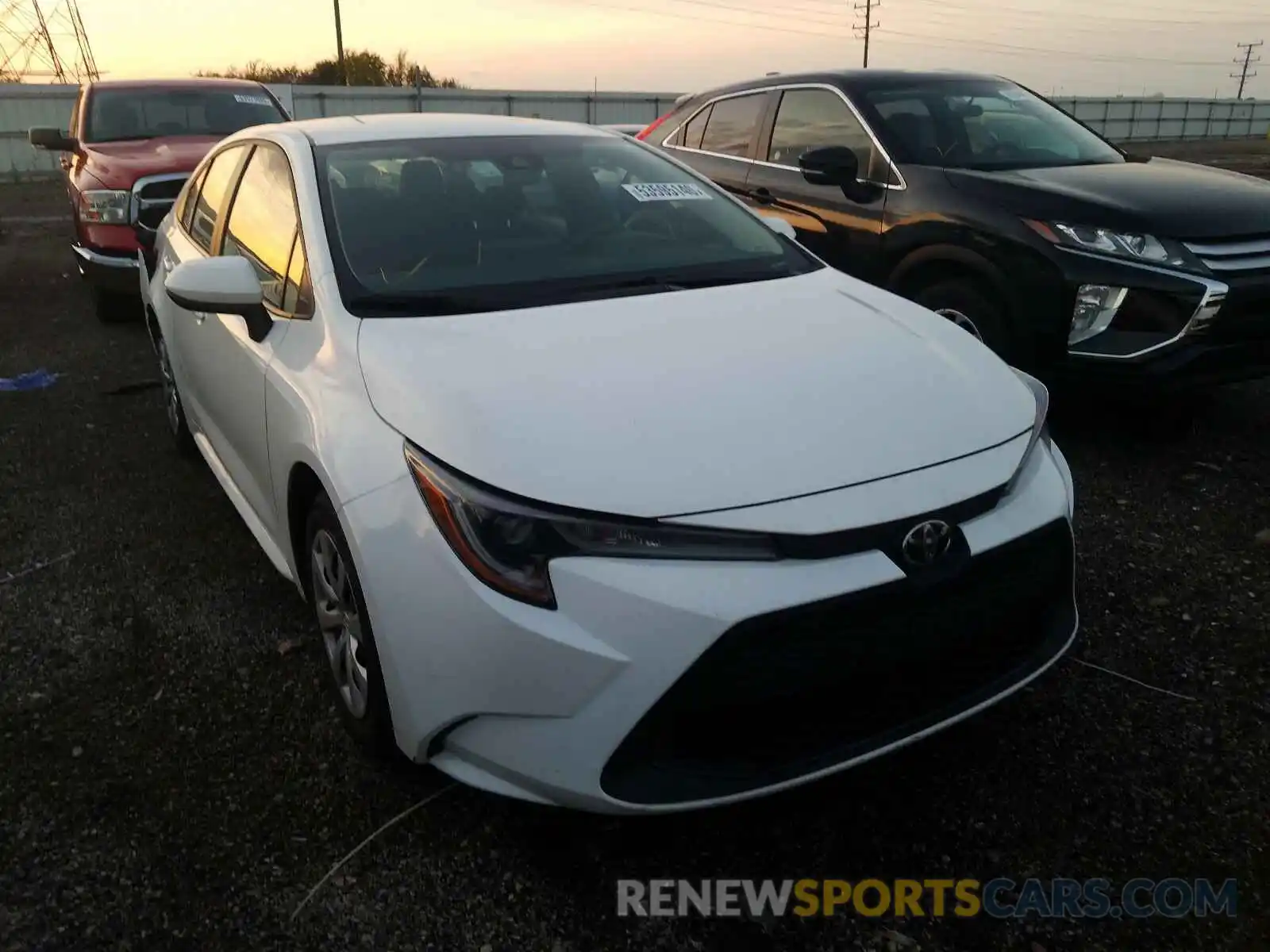 1 Photograph of a damaged car 5YFEPRAE4LP029561 TOYOTA COROLLA 2020