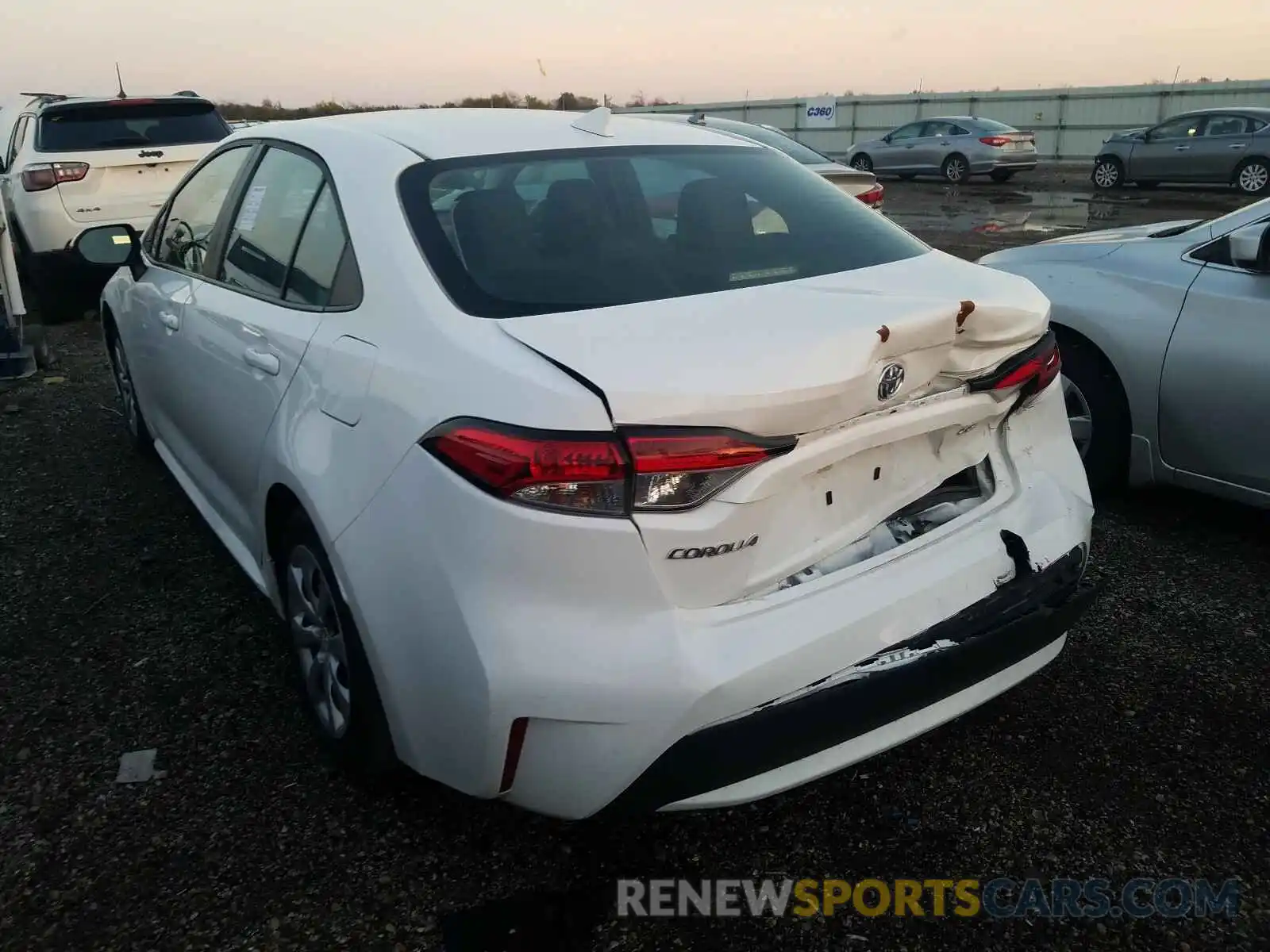 3 Photograph of a damaged car 5YFEPRAE4LP029561 TOYOTA COROLLA 2020